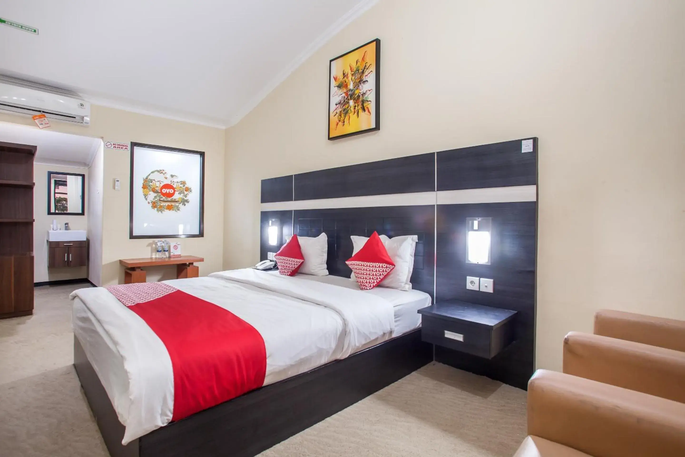 Deluxe Suite in Capital O 887 Green Hill Hotel And Convention Center Deluxe Suite in Capital O 887 Green Hill Hotel And Convention Center