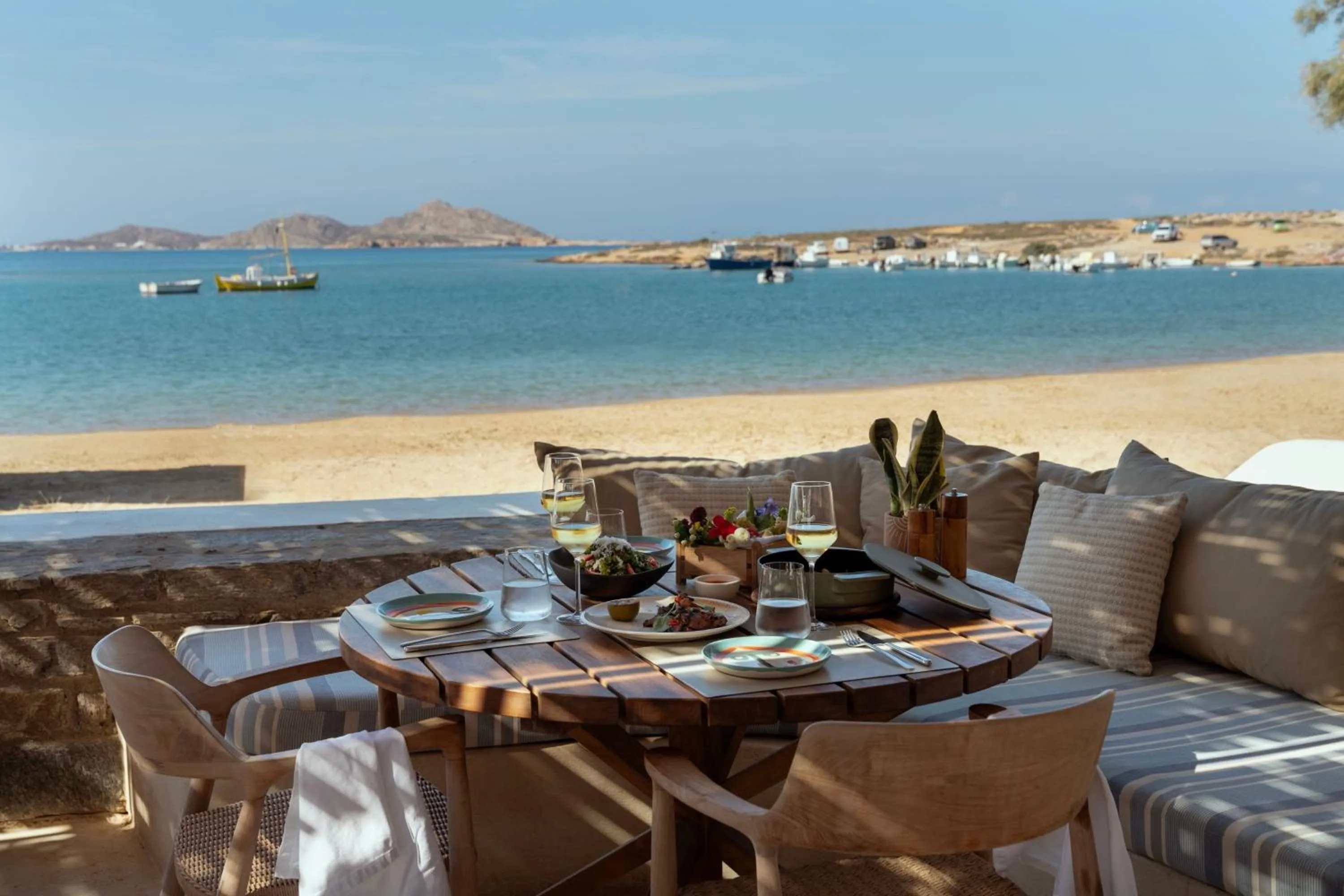 Restaurant/places to eat in Cosme, a Luxury Collection Resort, Paros