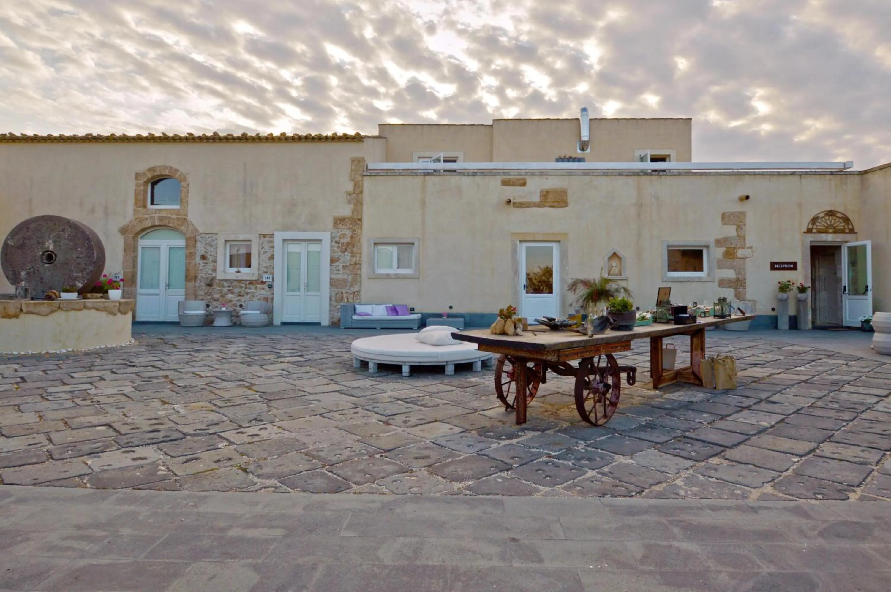 Property building in Hotel Borgo Pantano