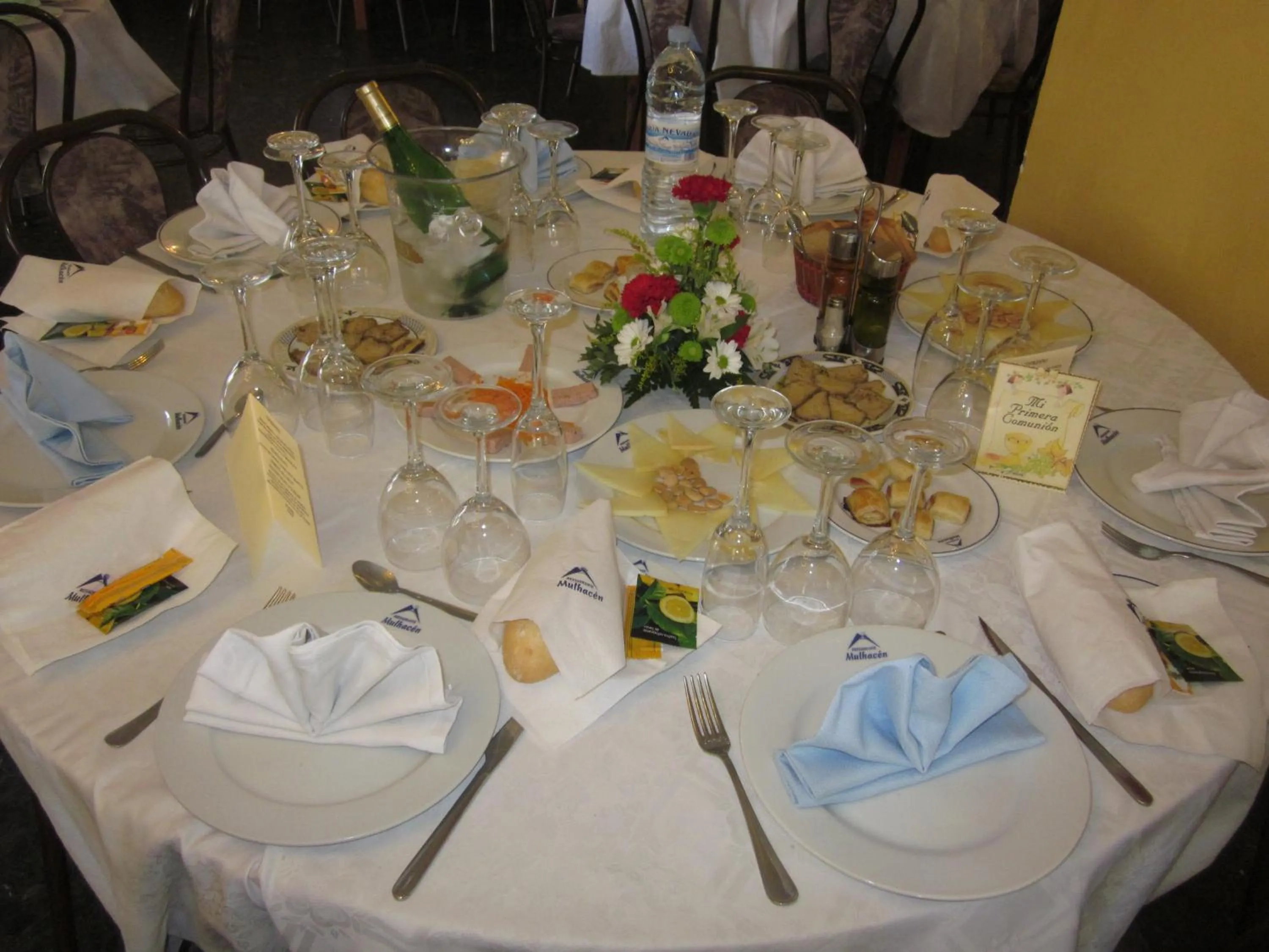 Restaurant/places to eat in Hotel Mulhacen