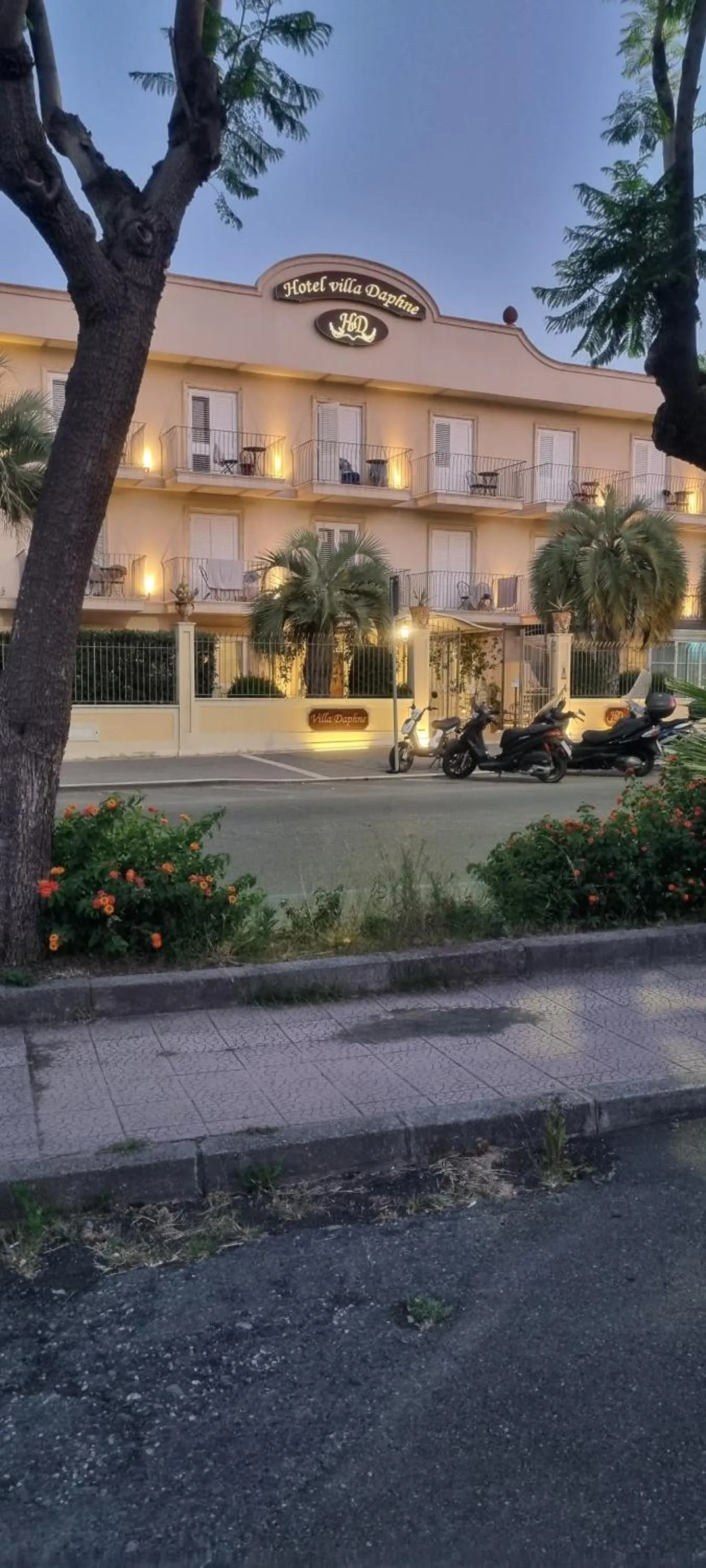 Property building in Villa Daphne