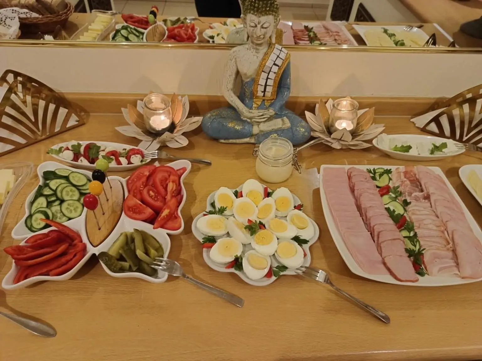 Buffet breakfast in Panorama BH