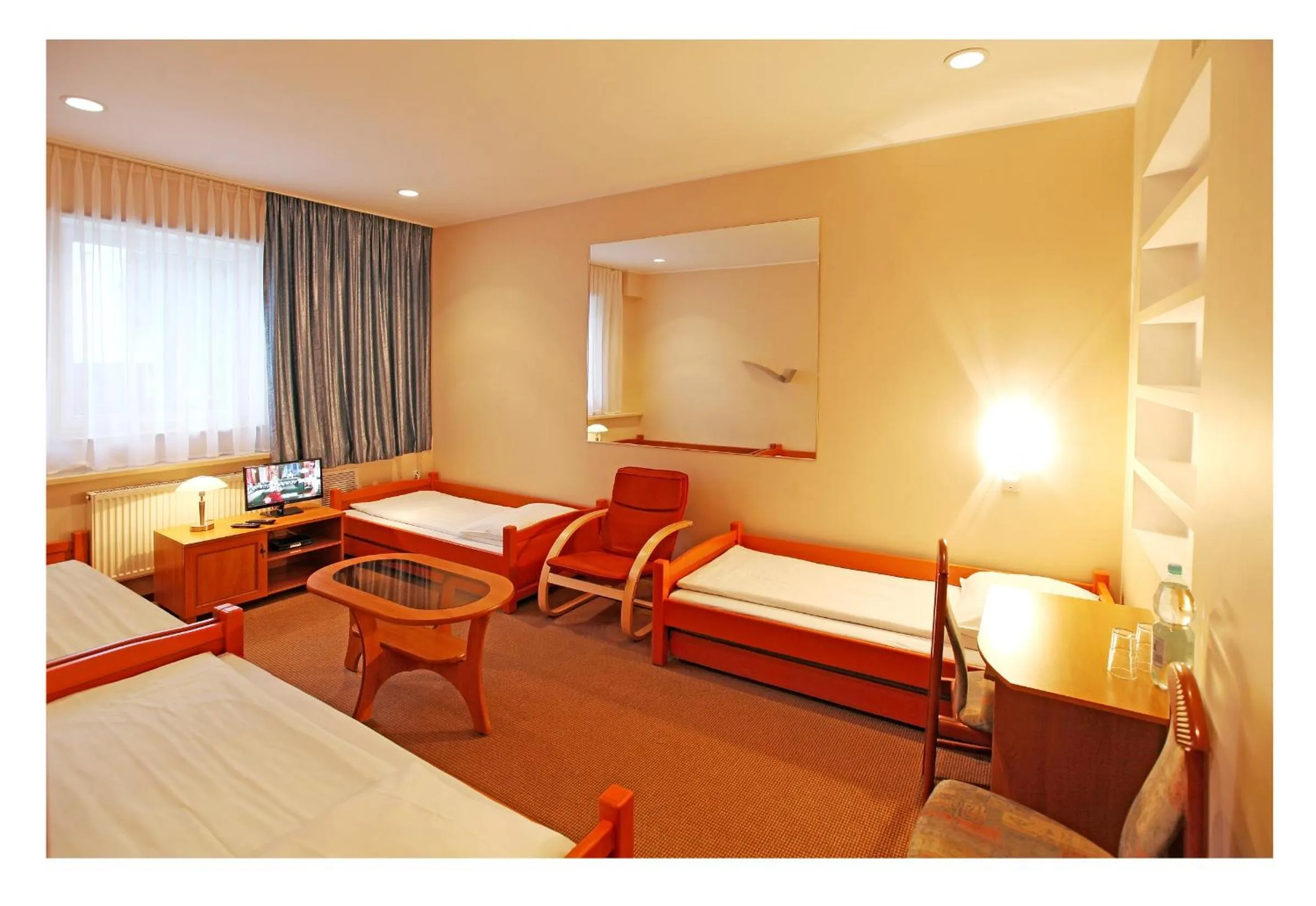 Photo of the whole room, Bed in Panorama BH