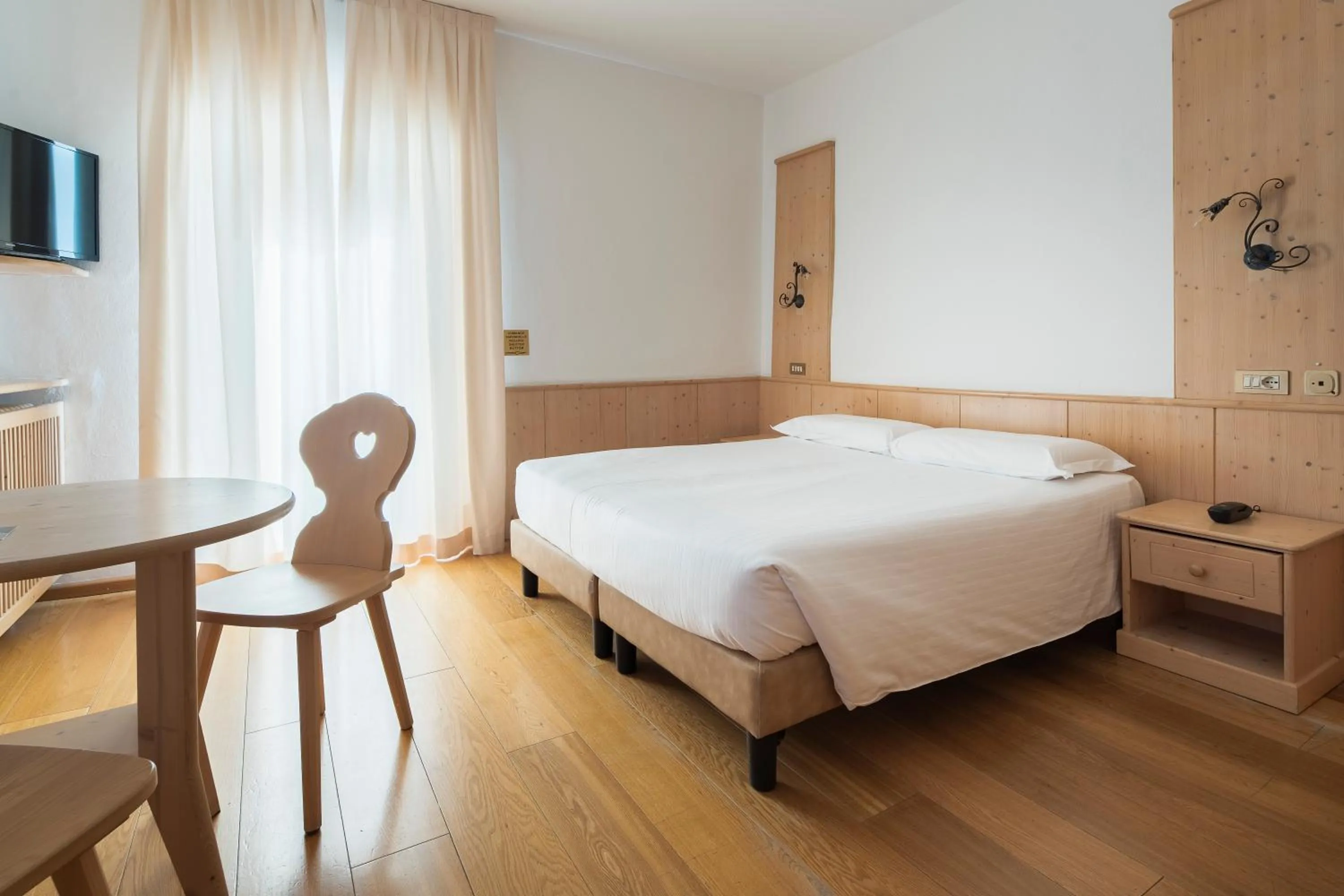 Bedroom, Bed in Hotel Montana