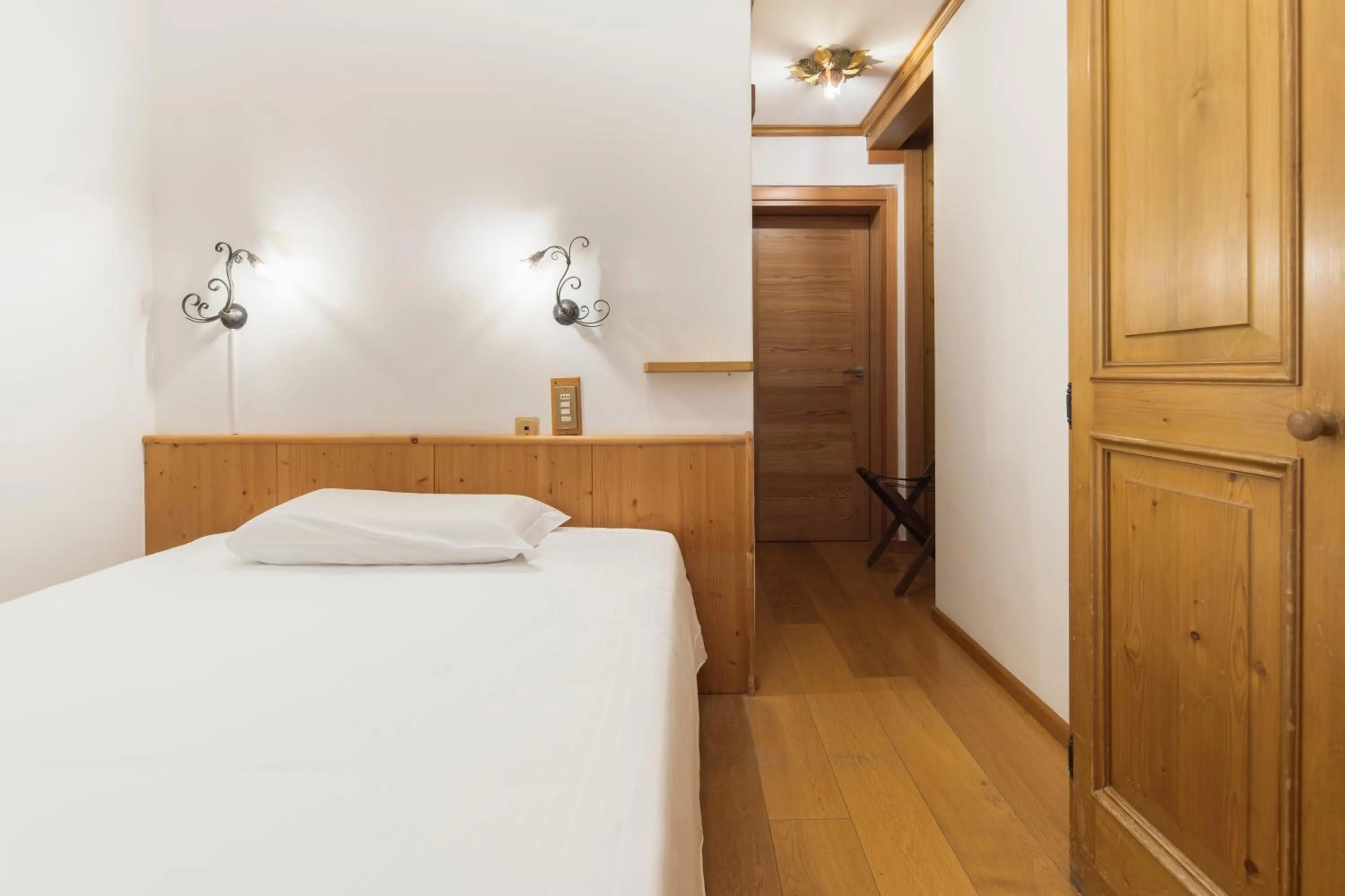 Bedroom, Bed in Hotel Montana