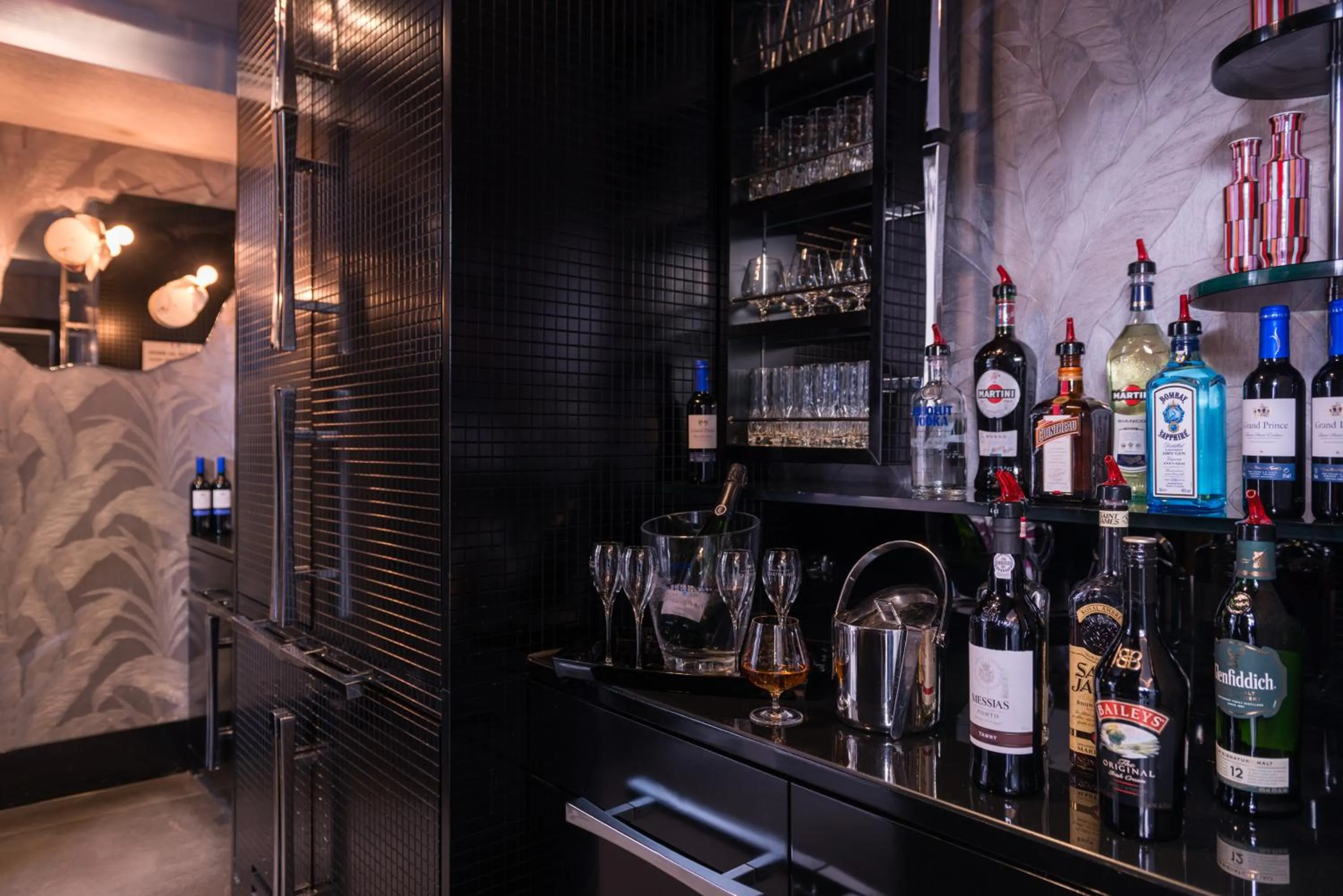 Lounge or bar in Les Jardins De La Villa