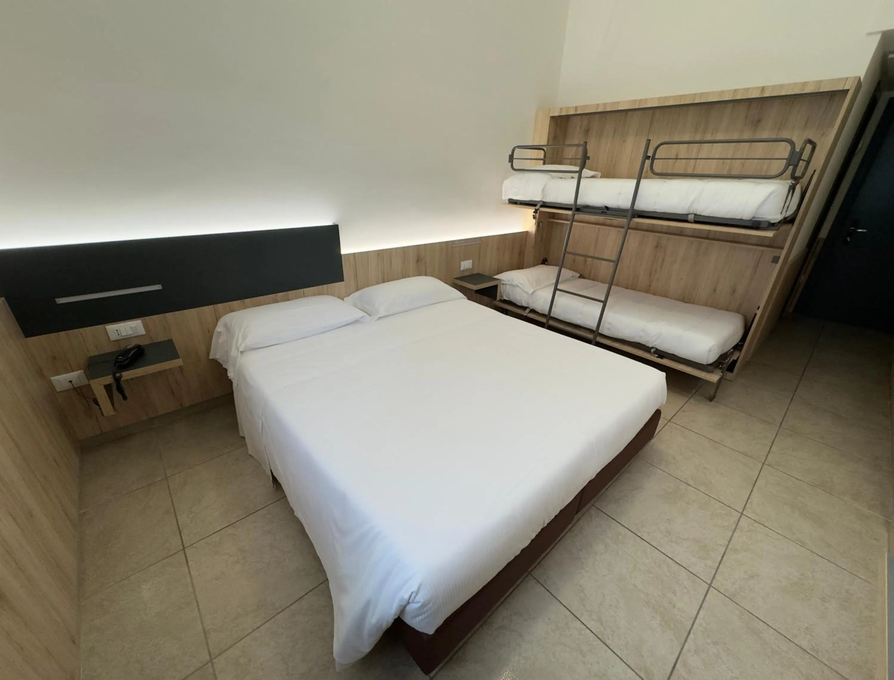 Bedroom, Bed in Hotel Holidays