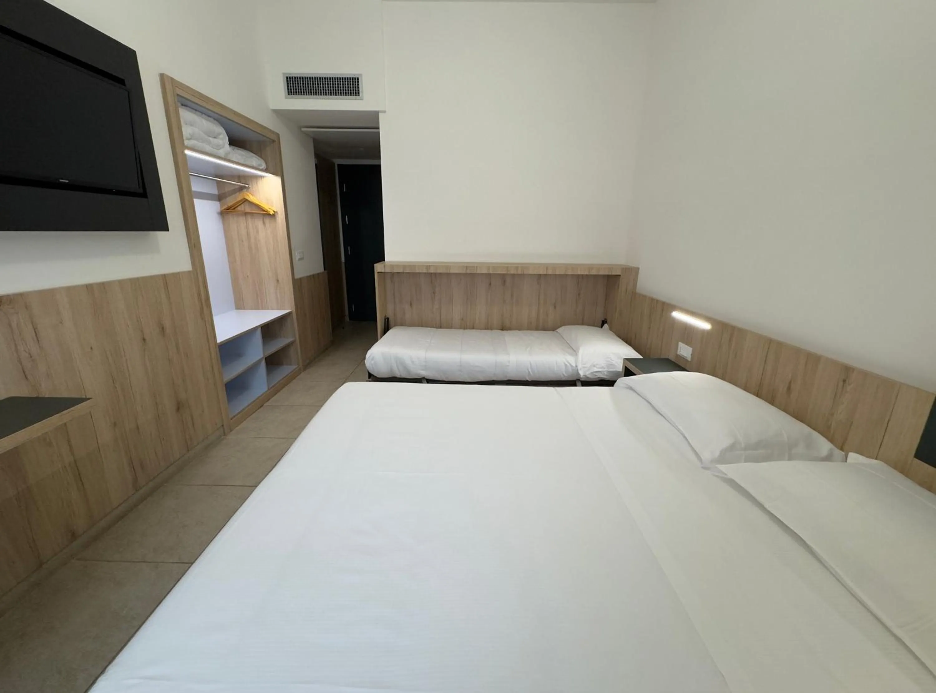 Bedroom, Bed in Hotel Holidays