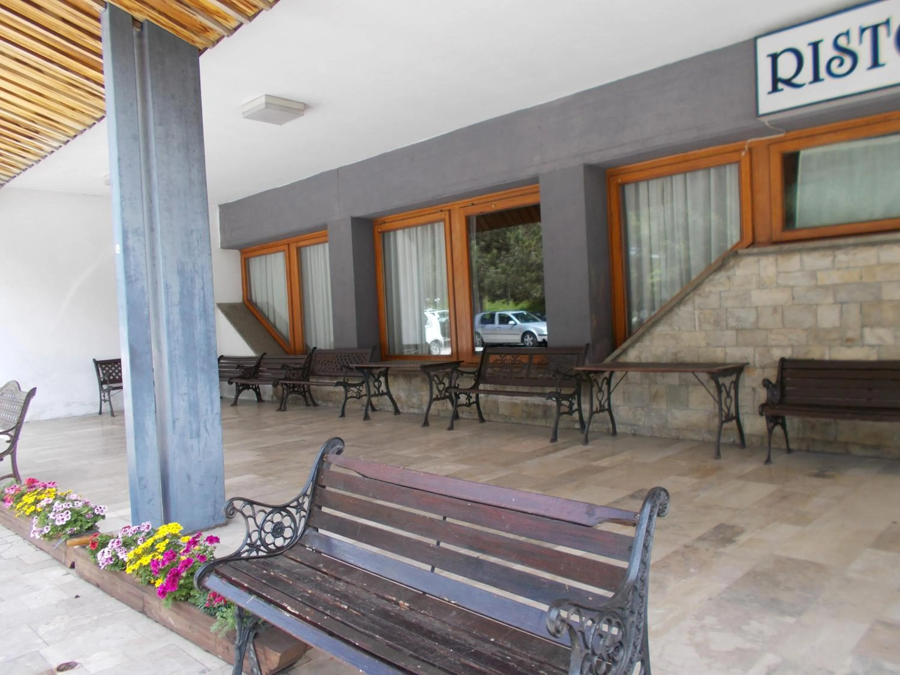 Facade/entrance in Hotel Holidays