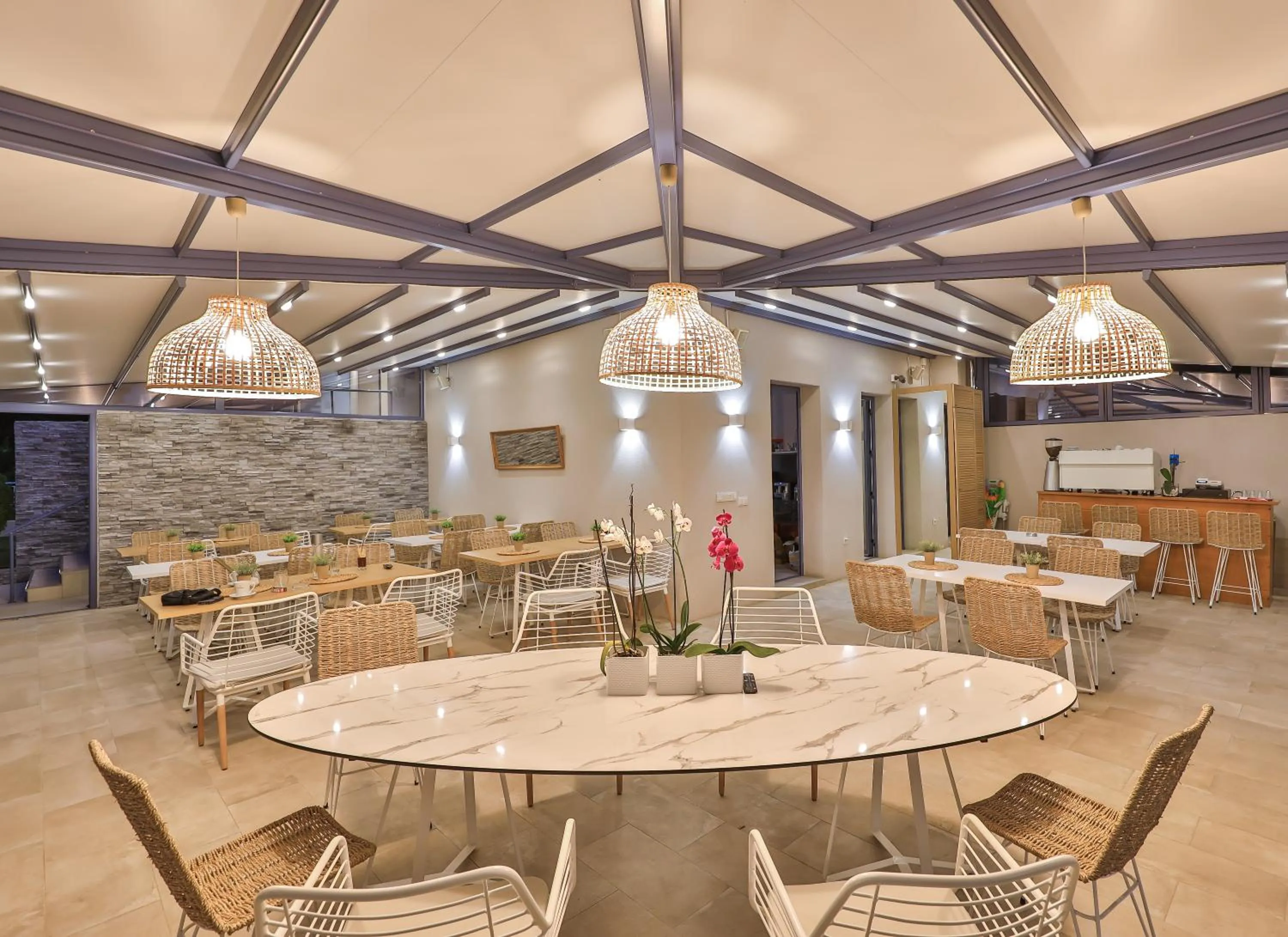 Restaurant/places to eat in Dias Hotel