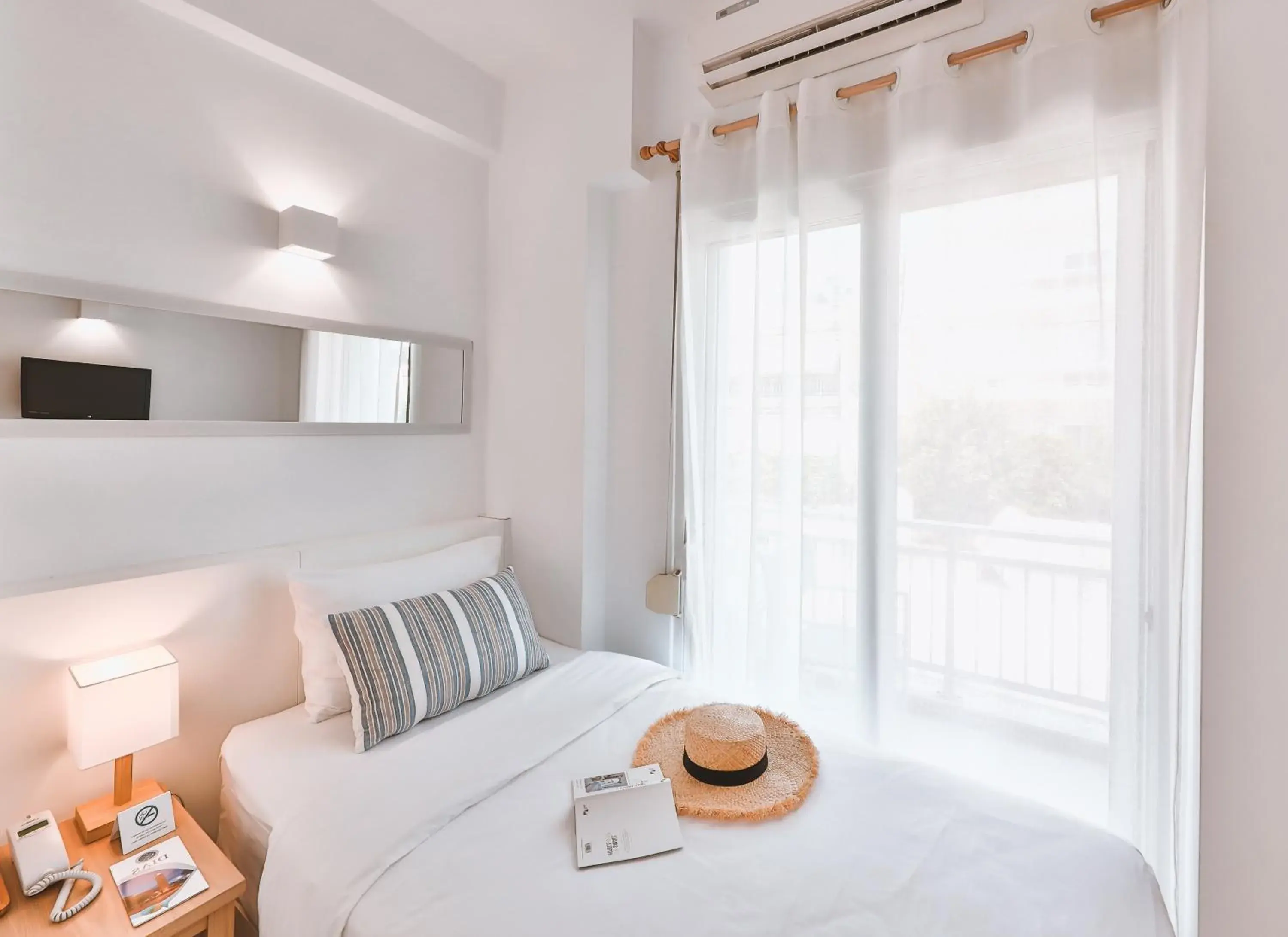 Twin Room with Balcony in Dias Hotel Twin Room with Balcony in Dias Hotel