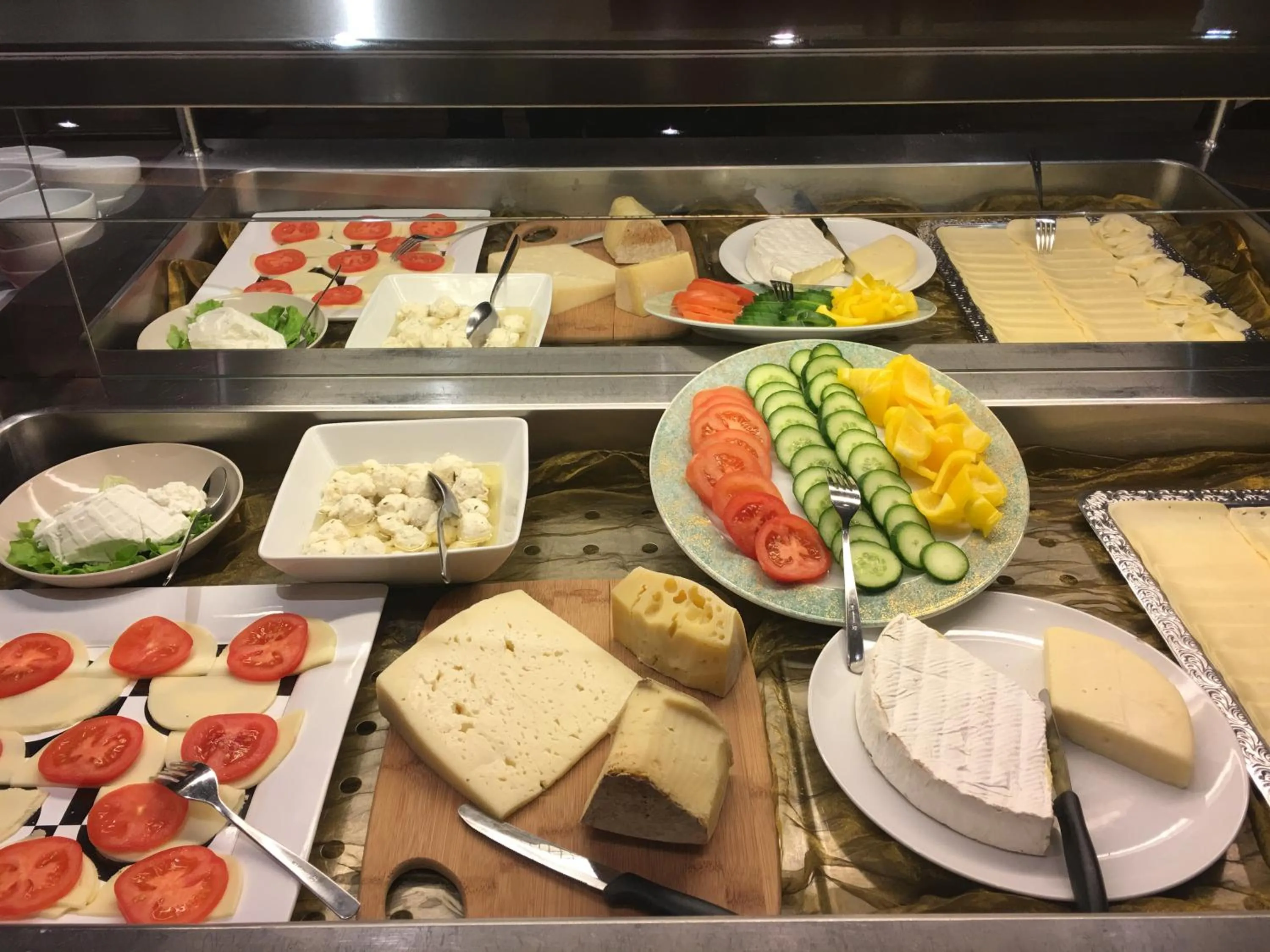 Buffet breakfast in Hotel Bamboo