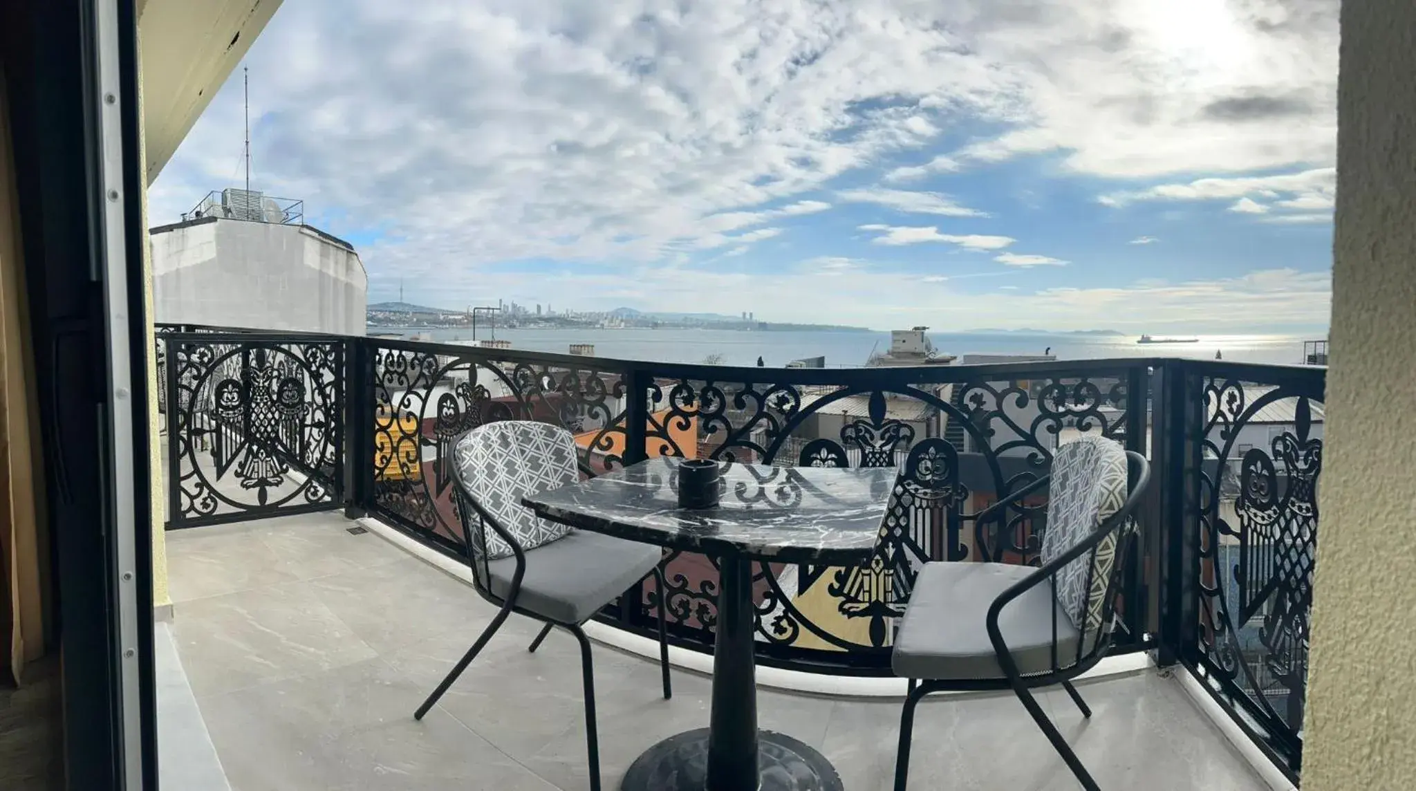 Executive Suite with Balcony in The Byzantium Suites Hotel & Spa Executive Suite with Balcony in The Byzantium Suites Hotel & Spa