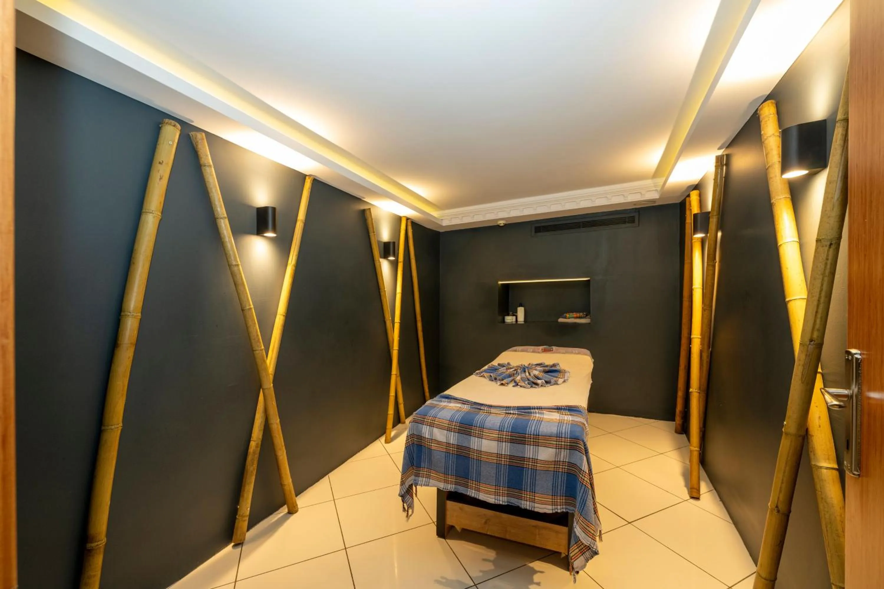 Spa and wellness centre/facilities, Bed in The Byzantium Suites Hotel & Spa