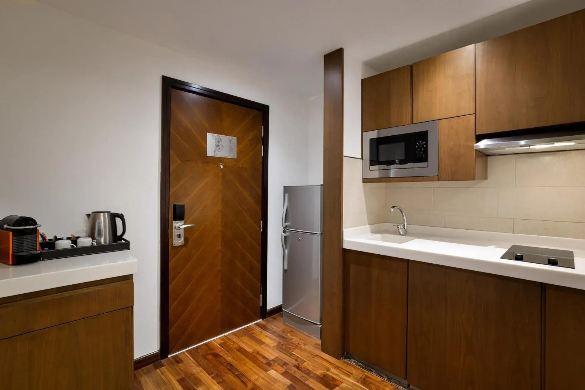 Staycation Package – Studio, Set Menu Dinner Included in La Suite Dubai Hotel & Apartments Staycation Package – Studio, Set Menu Dinner Included in La Suite Dubai Hotel & Apartments