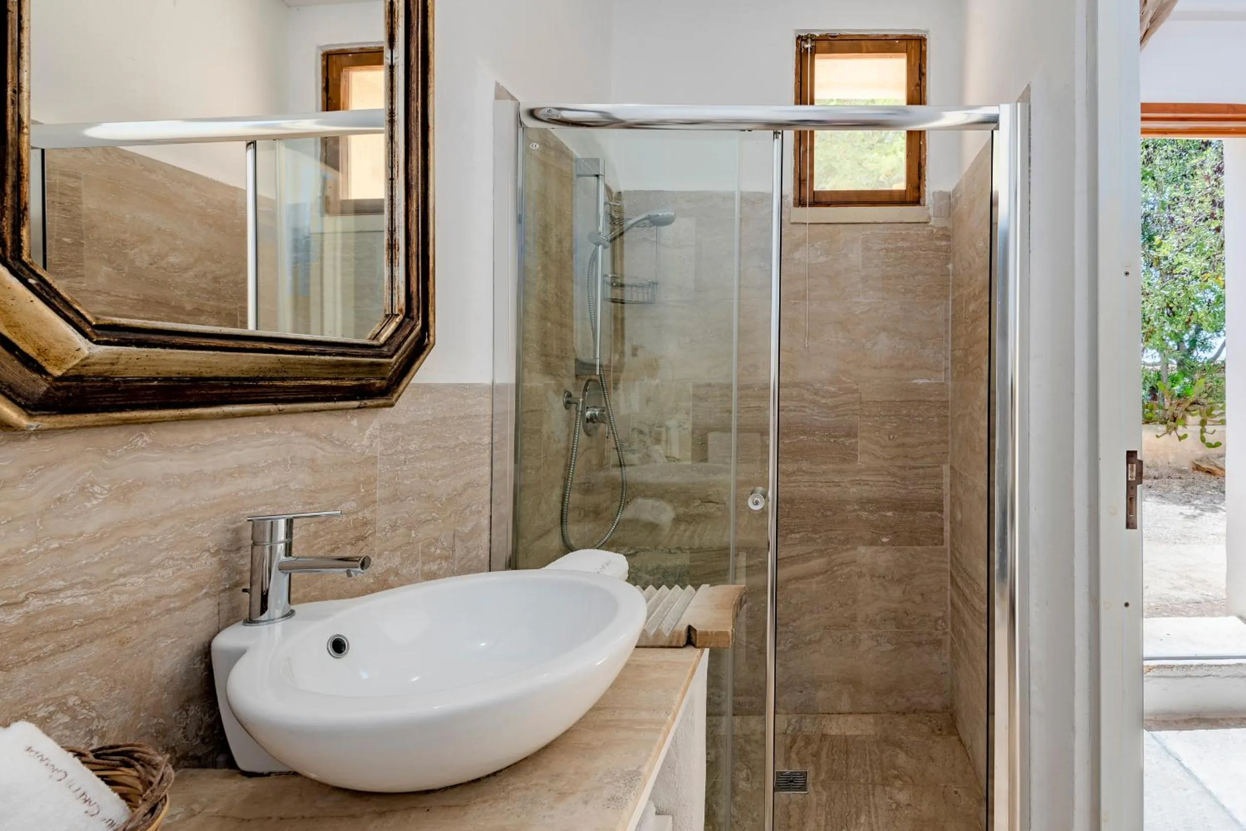 Shower in Masseria Caretti Grande