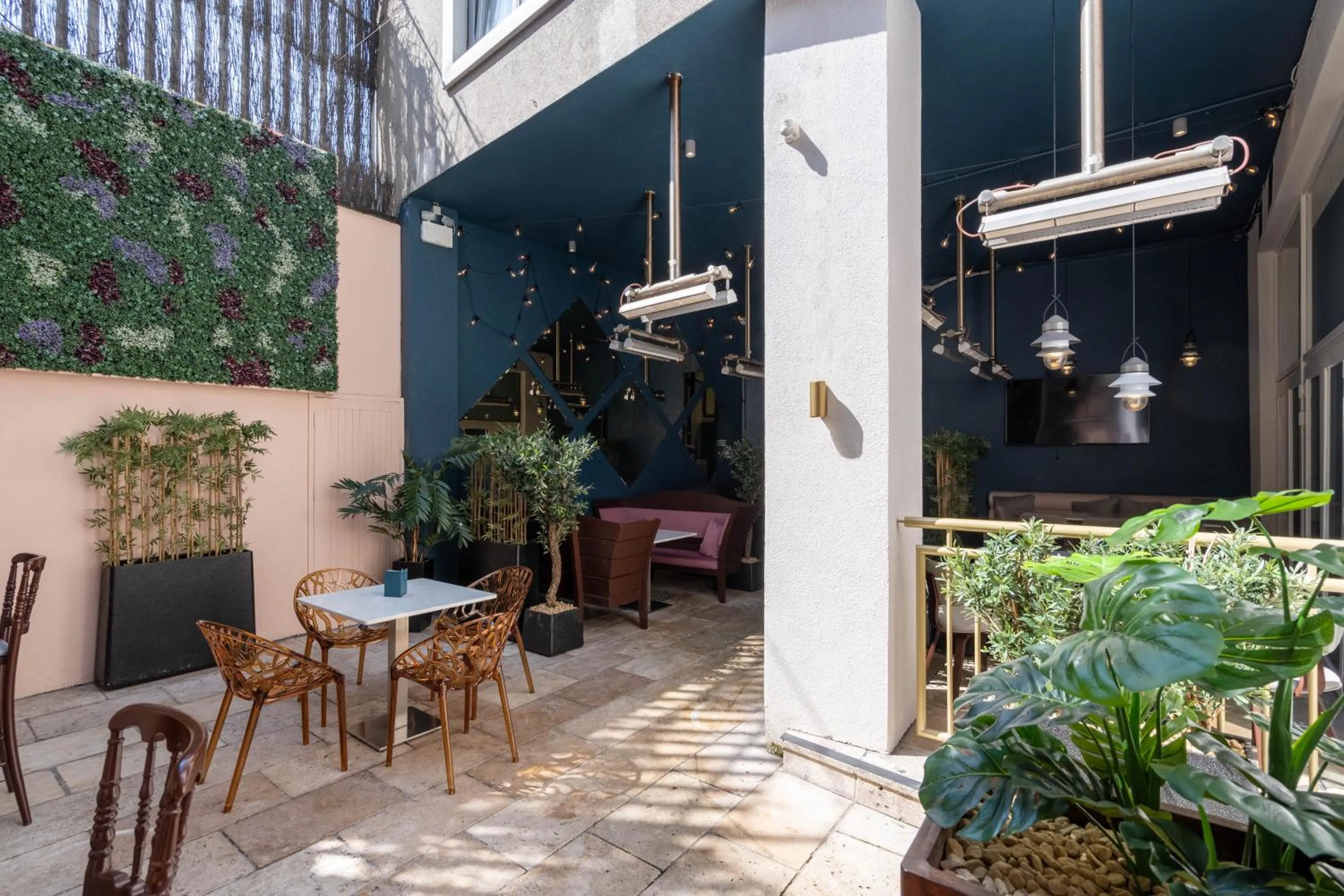 Balcony/Terrace in The Morgan Hotel