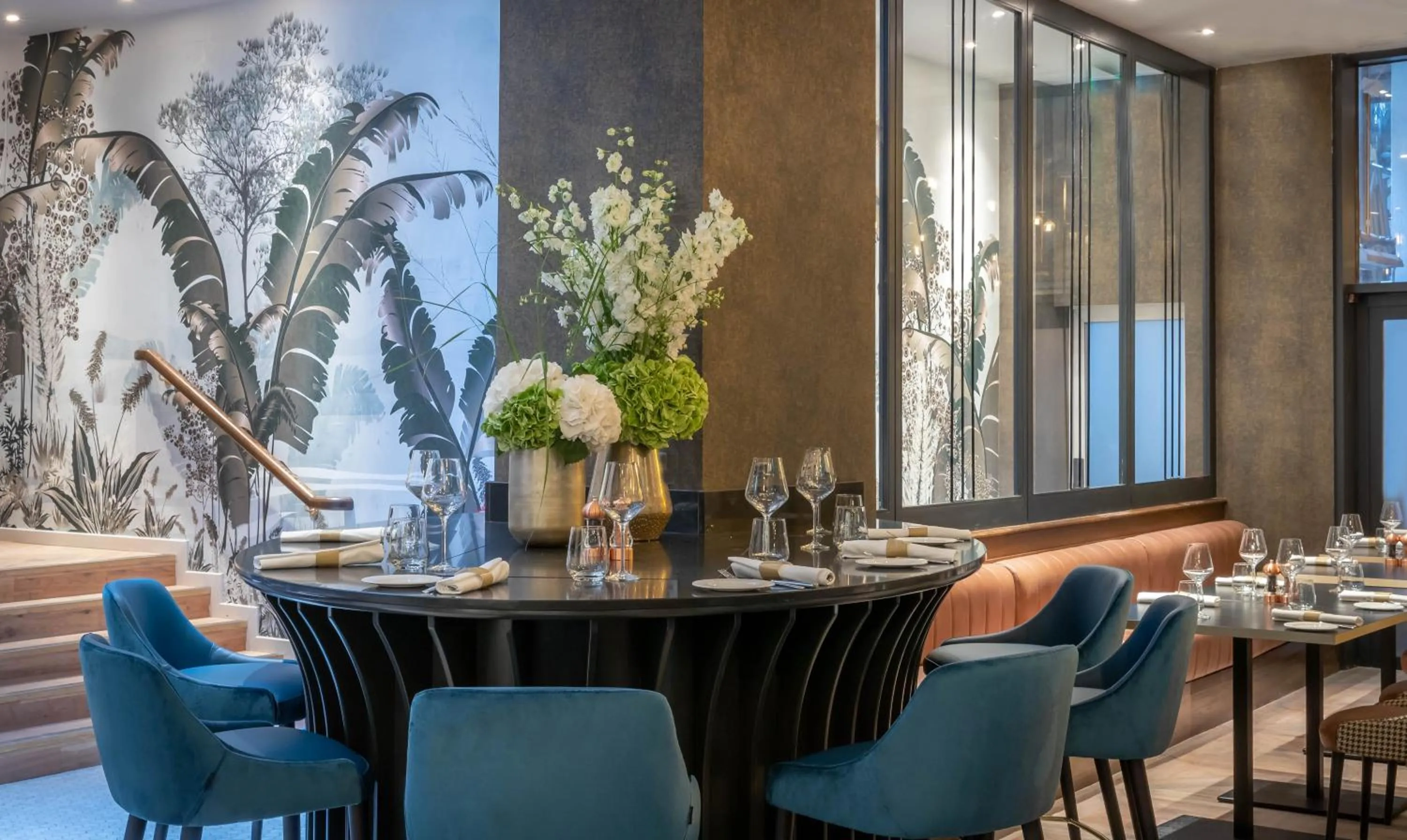 Restaurant/places to eat in The Morgan Hotel