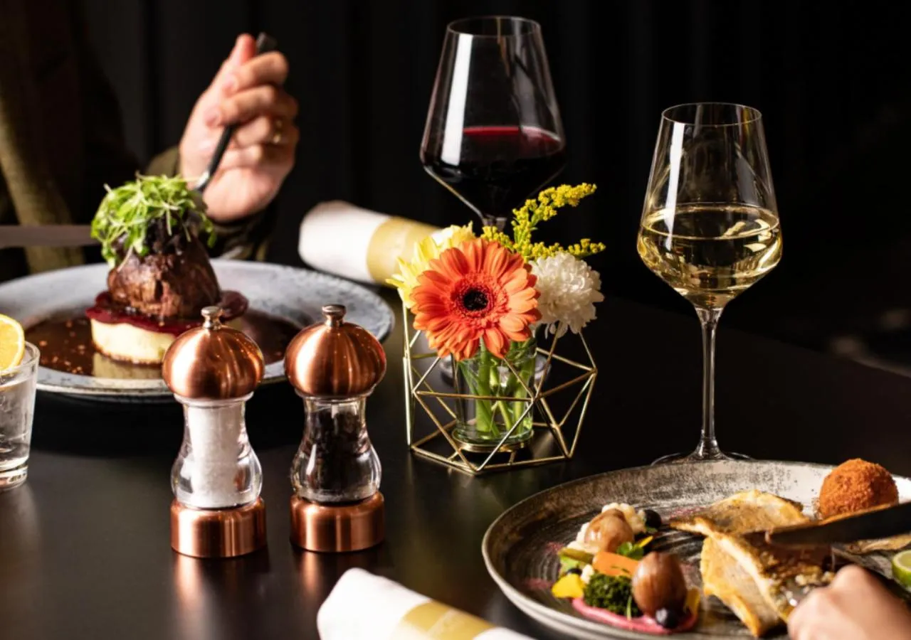 Restaurant/places to eat in The Morgan Hotel