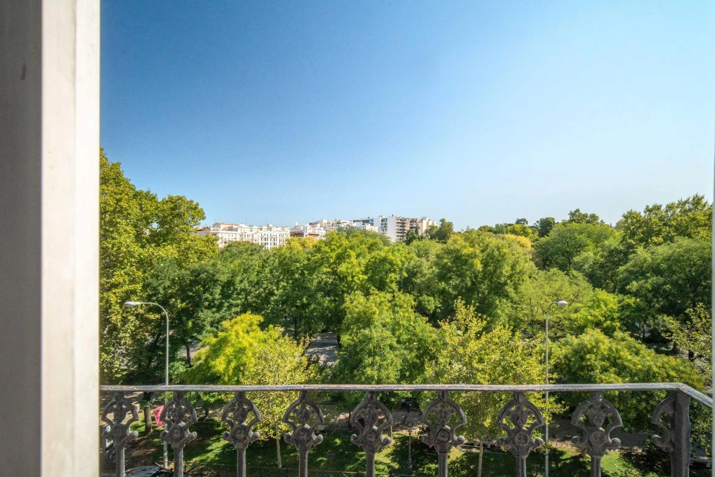 City view in ITC Mora by Soho Boutique