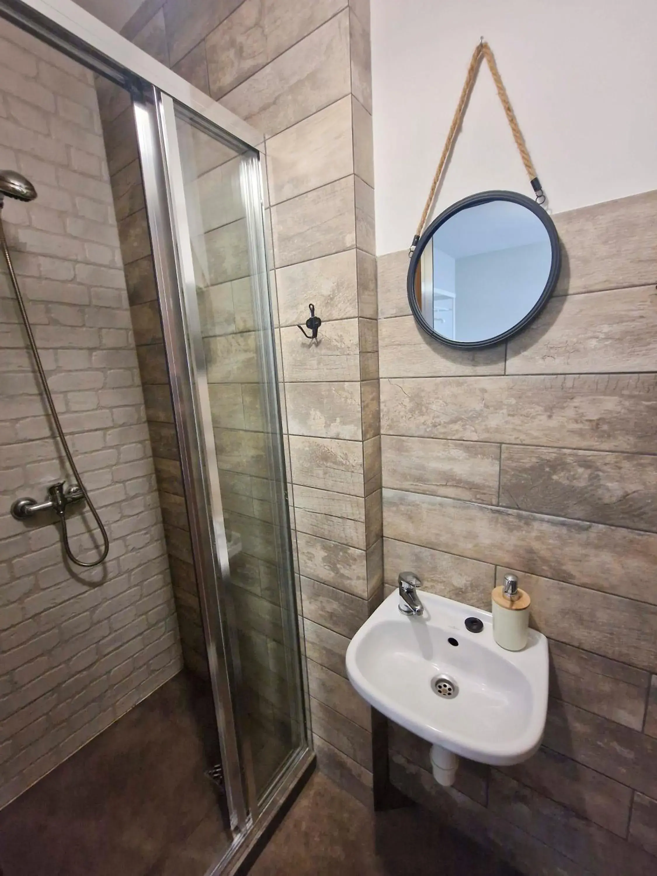Double Room with Private Bathroom - single occupancy in Zielona Przystań Double Room with Private Bathroom - single occupancy in Zielona Przystań