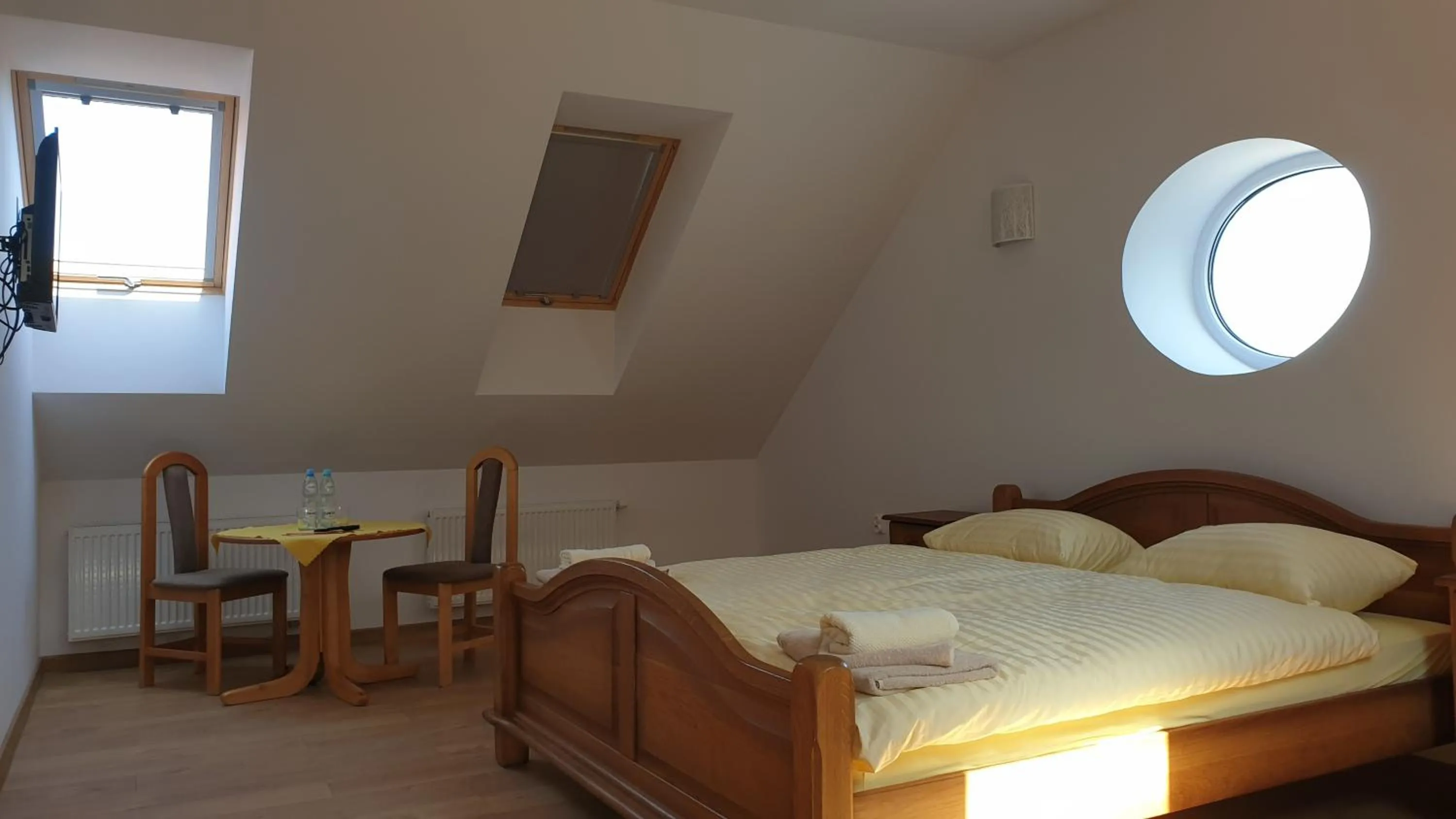 Bed in Dwór nad jeziorem w Bieniaszach