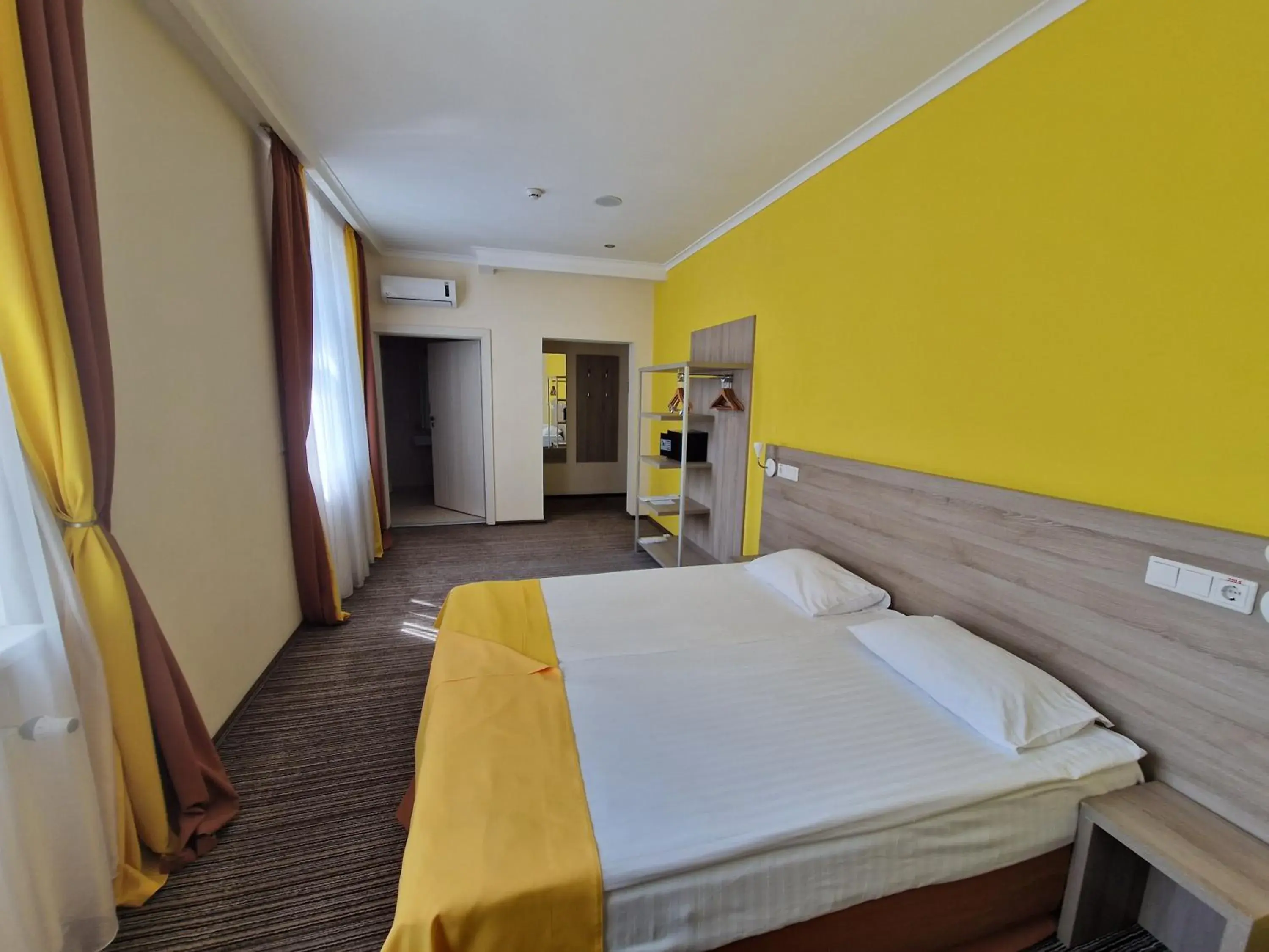 Double or Twin Room - single occupancy - Disability Access in Optima Vinnytsia Double or Twin Room - single occupancy - Disability Access in Optima Vinnytsia