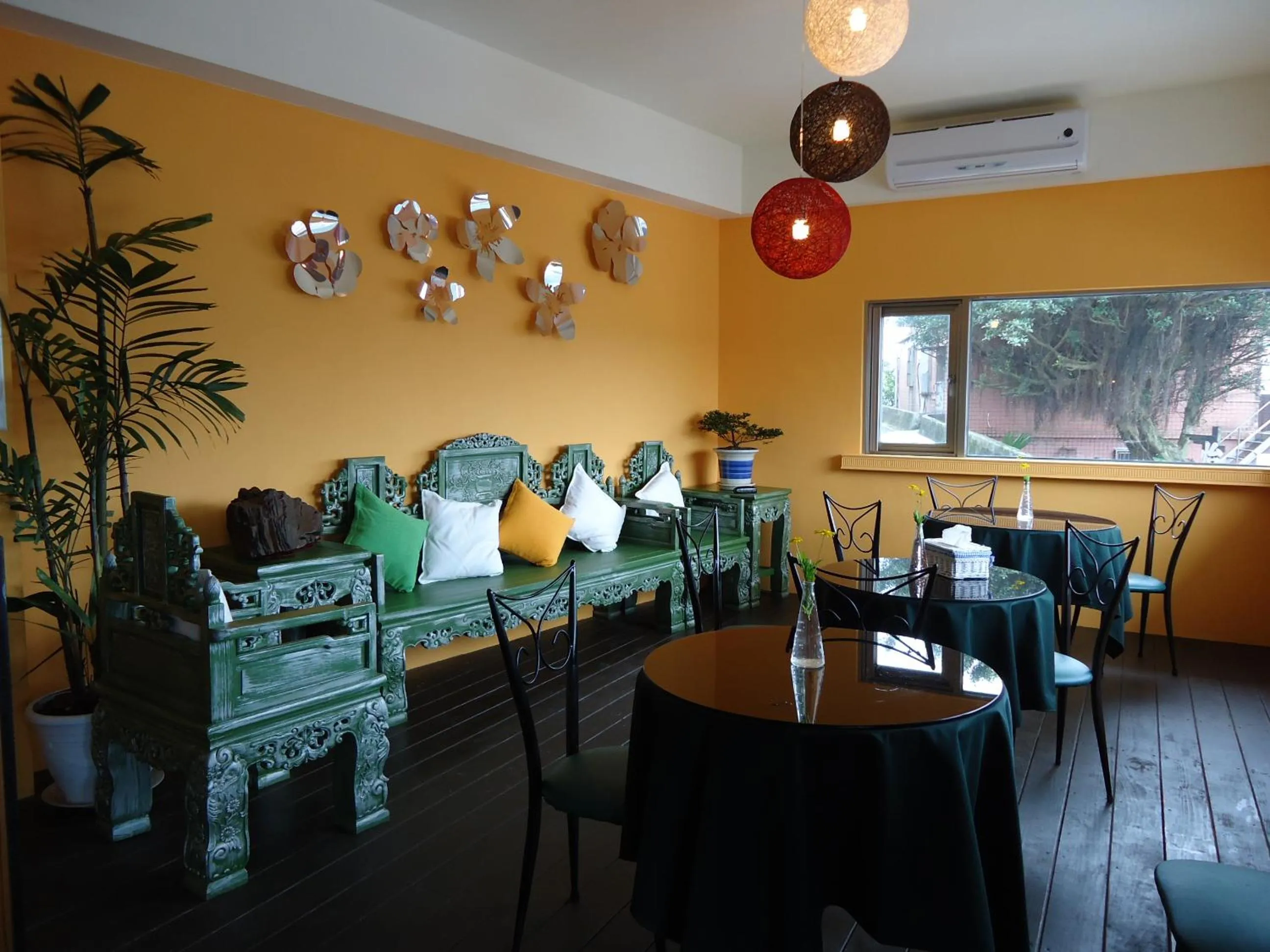 Restaurant/places to eat in Good Time B&B