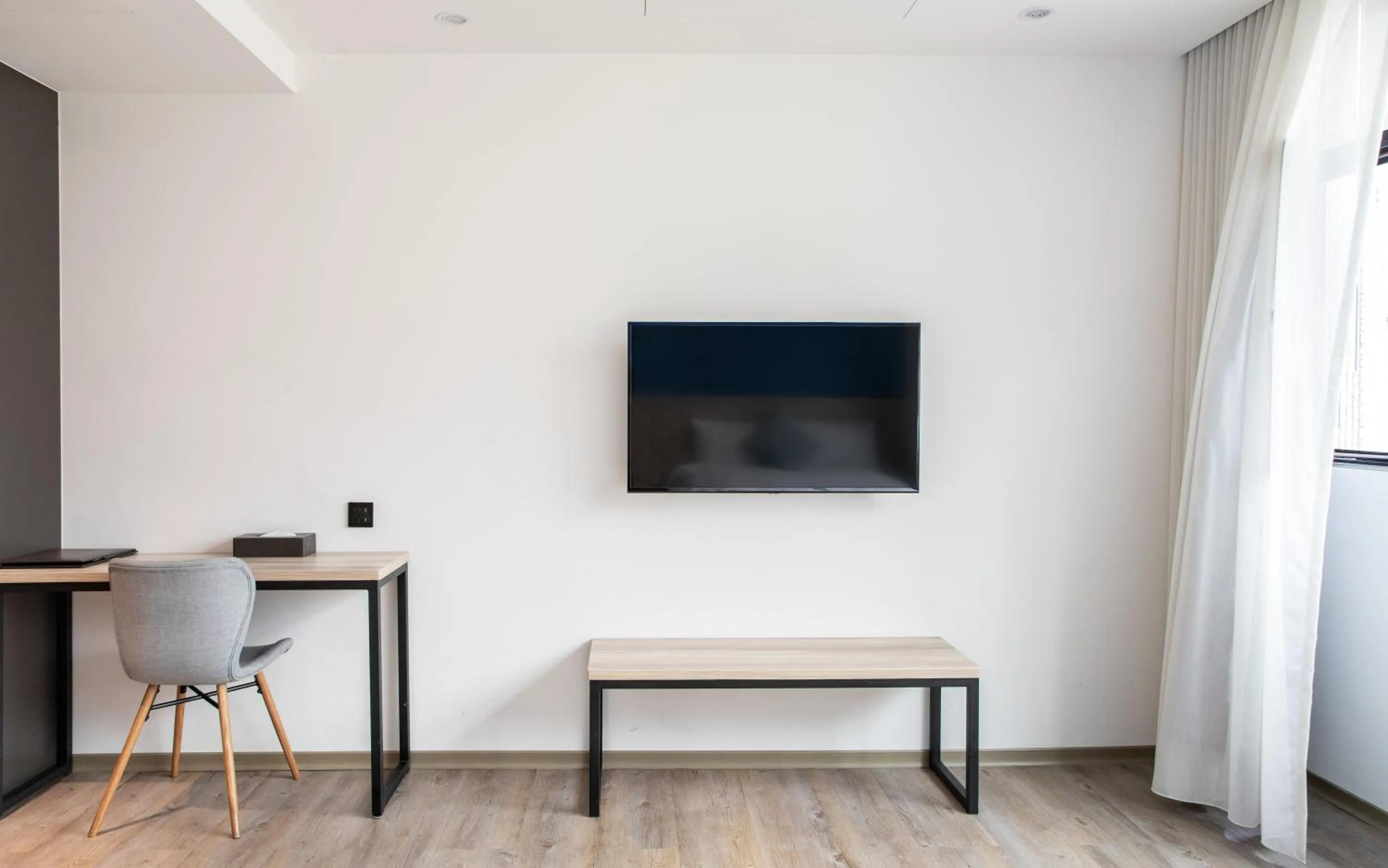 TV and multimedia in Hub Hotel Zhongli