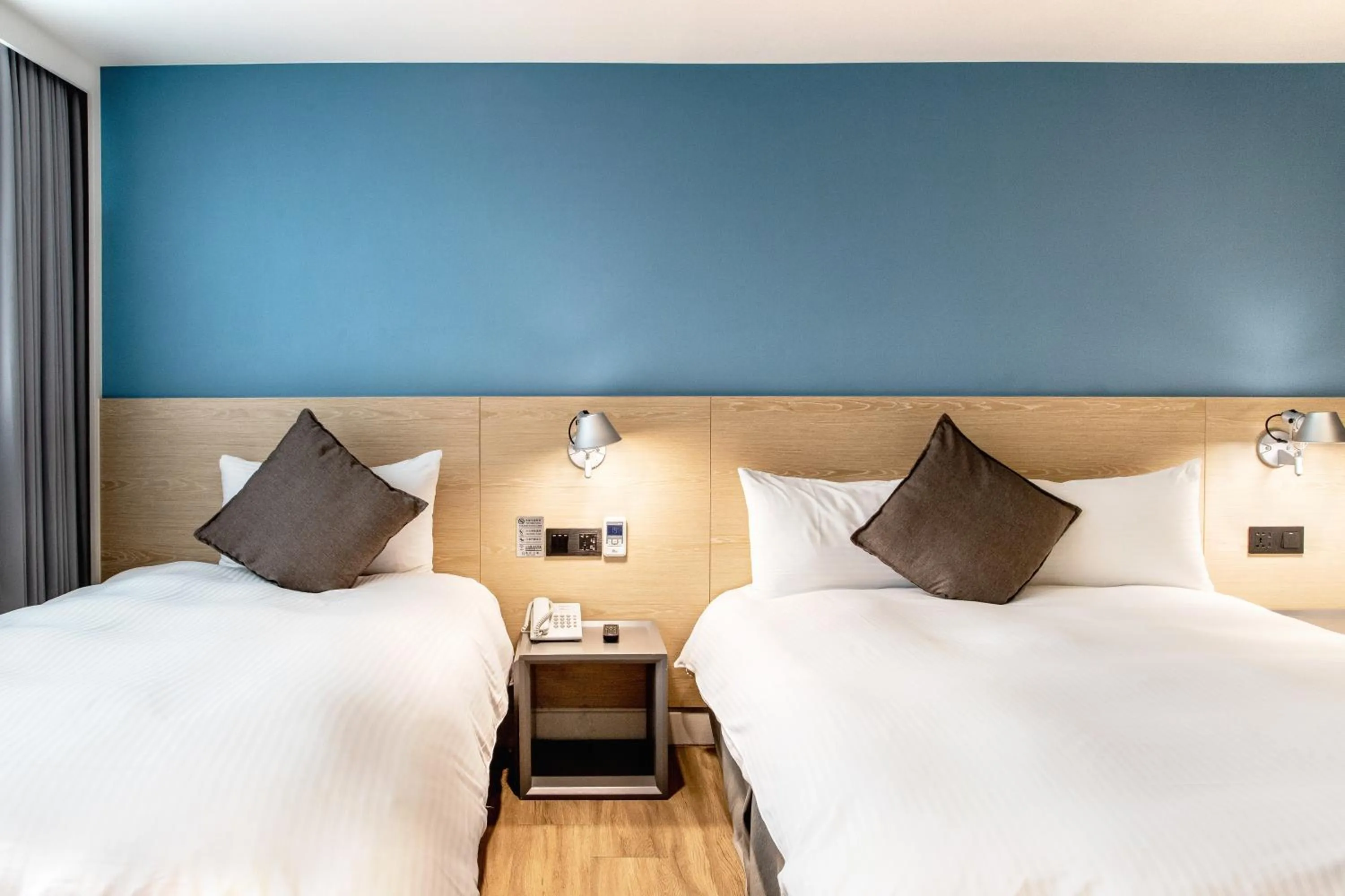 Photo of the whole room, Bed in Hub Hotel Zhongli