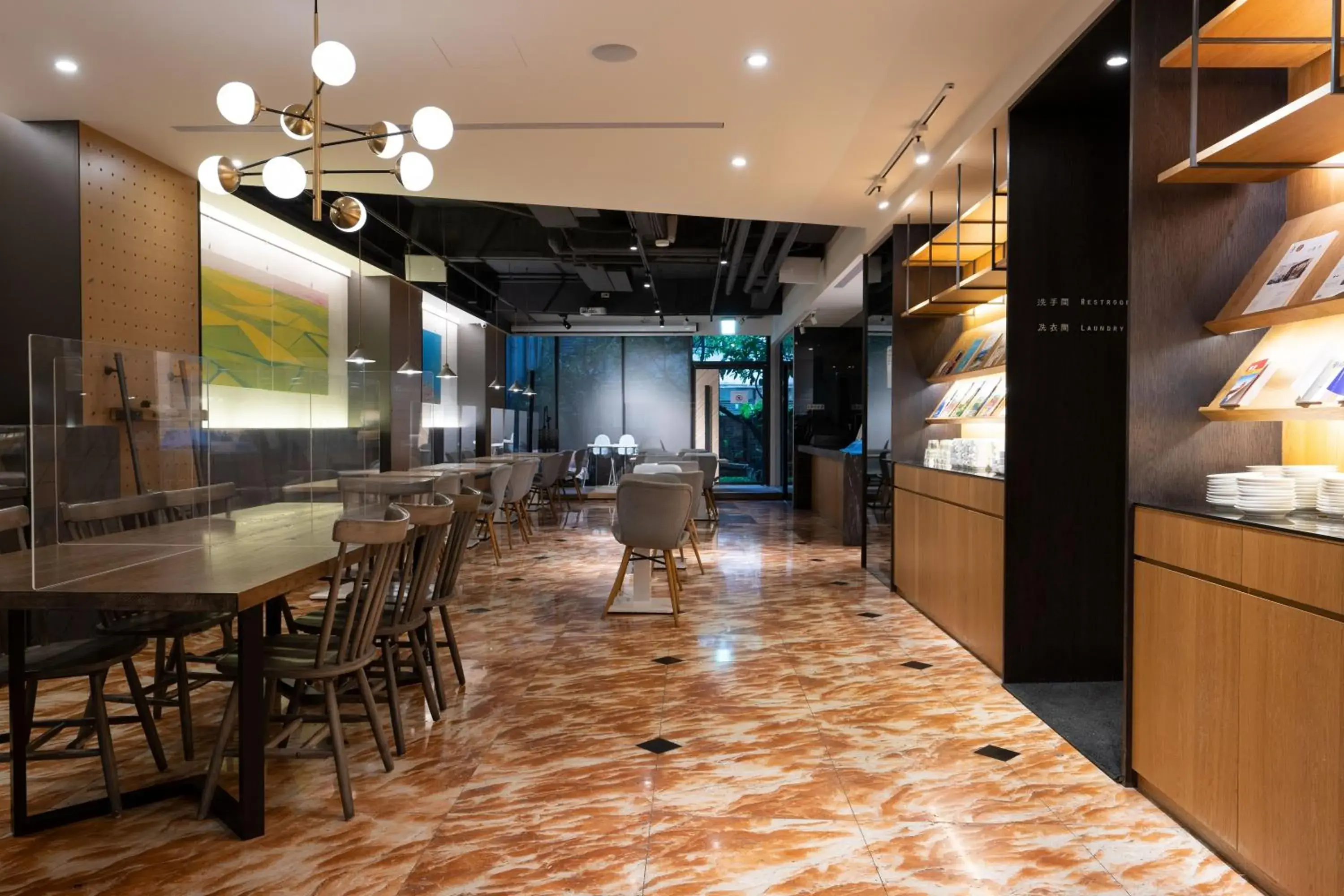 Restaurant/places to eat in Hub Hotel