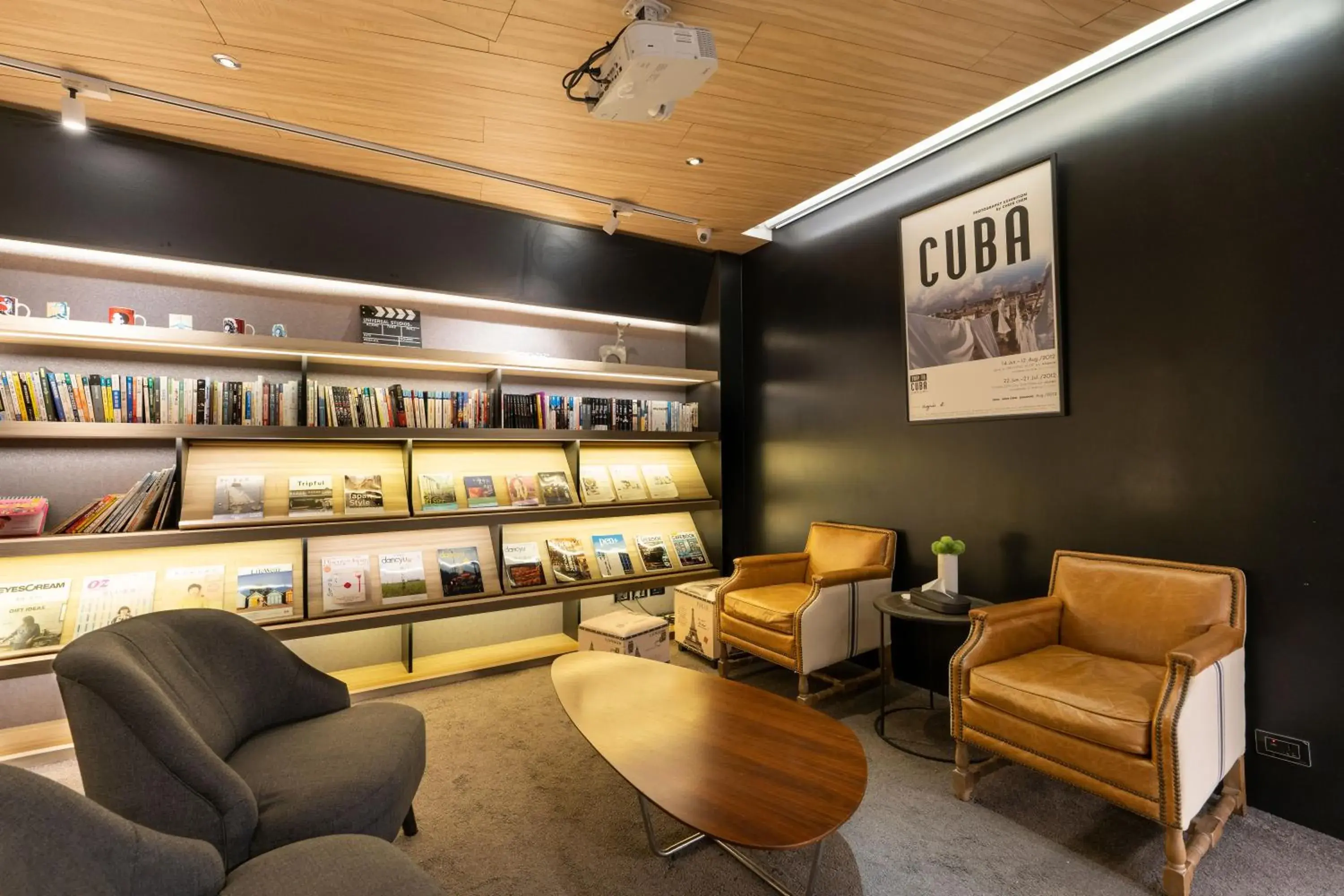 Library in Hub Hotel