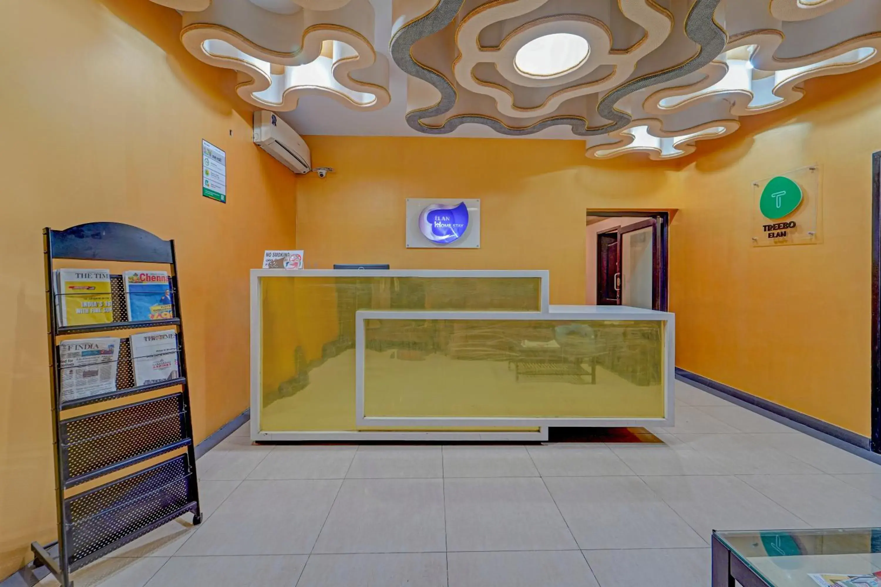 Lobby or reception in Treebo Elan Lobby or reception in Treebo Elan