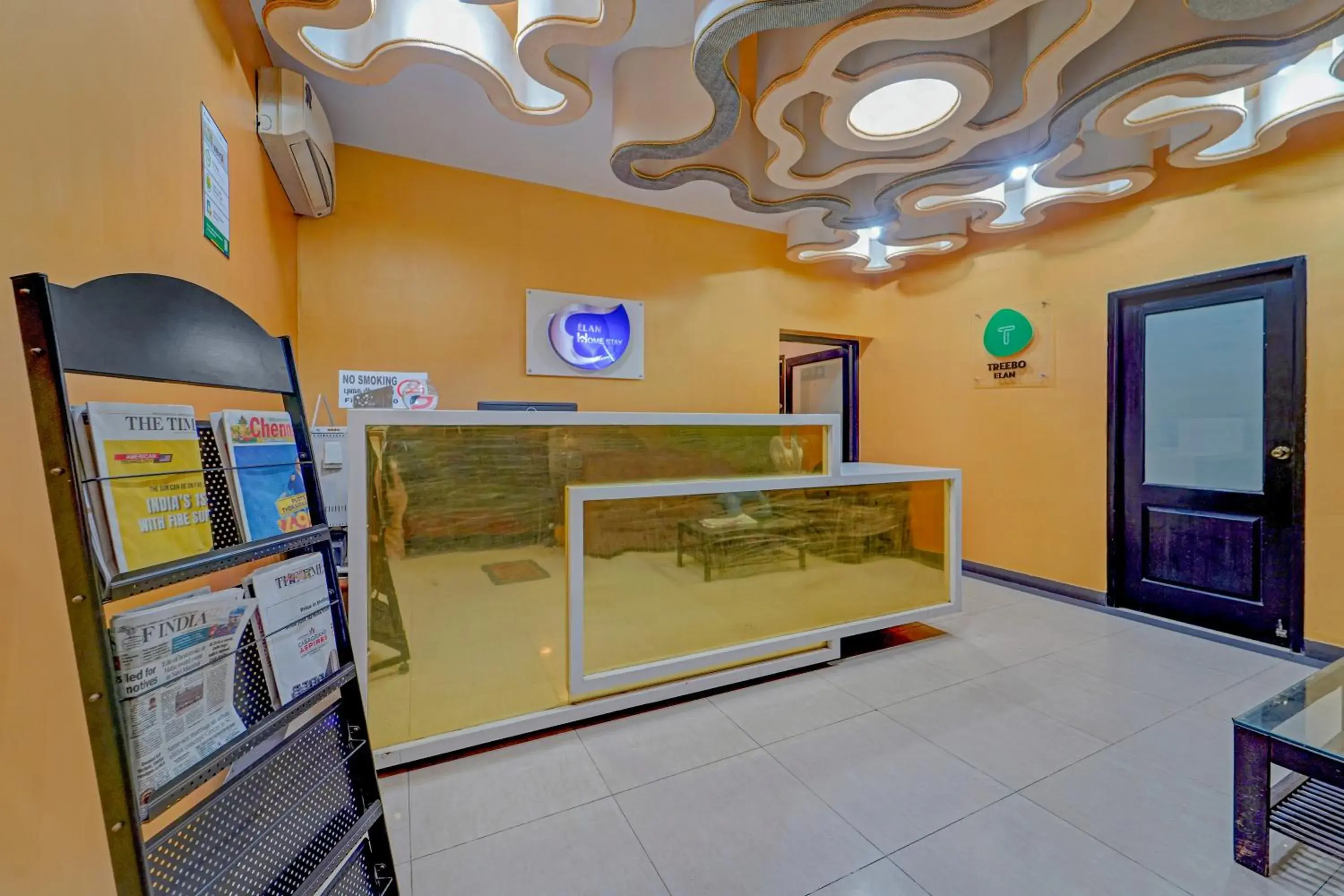 Lobby or reception in Treebo Elan Lobby or reception in Treebo Elan