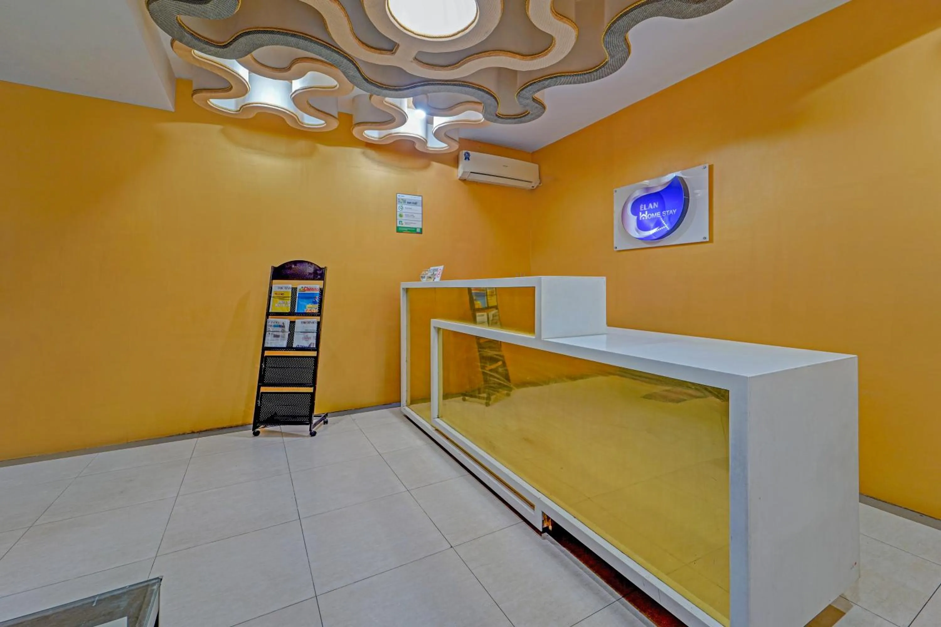 Lobby or reception in Treebo Elan