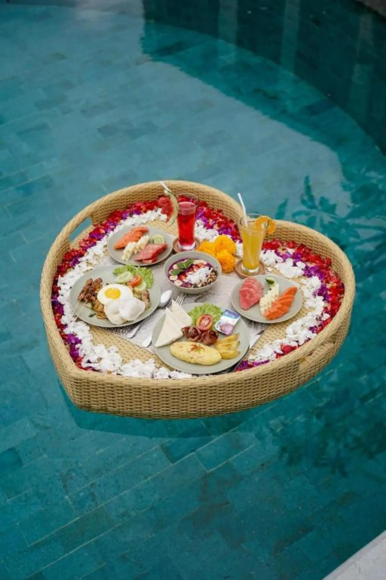 Swimming pool in Villa Lidwina by Nagisa Bali