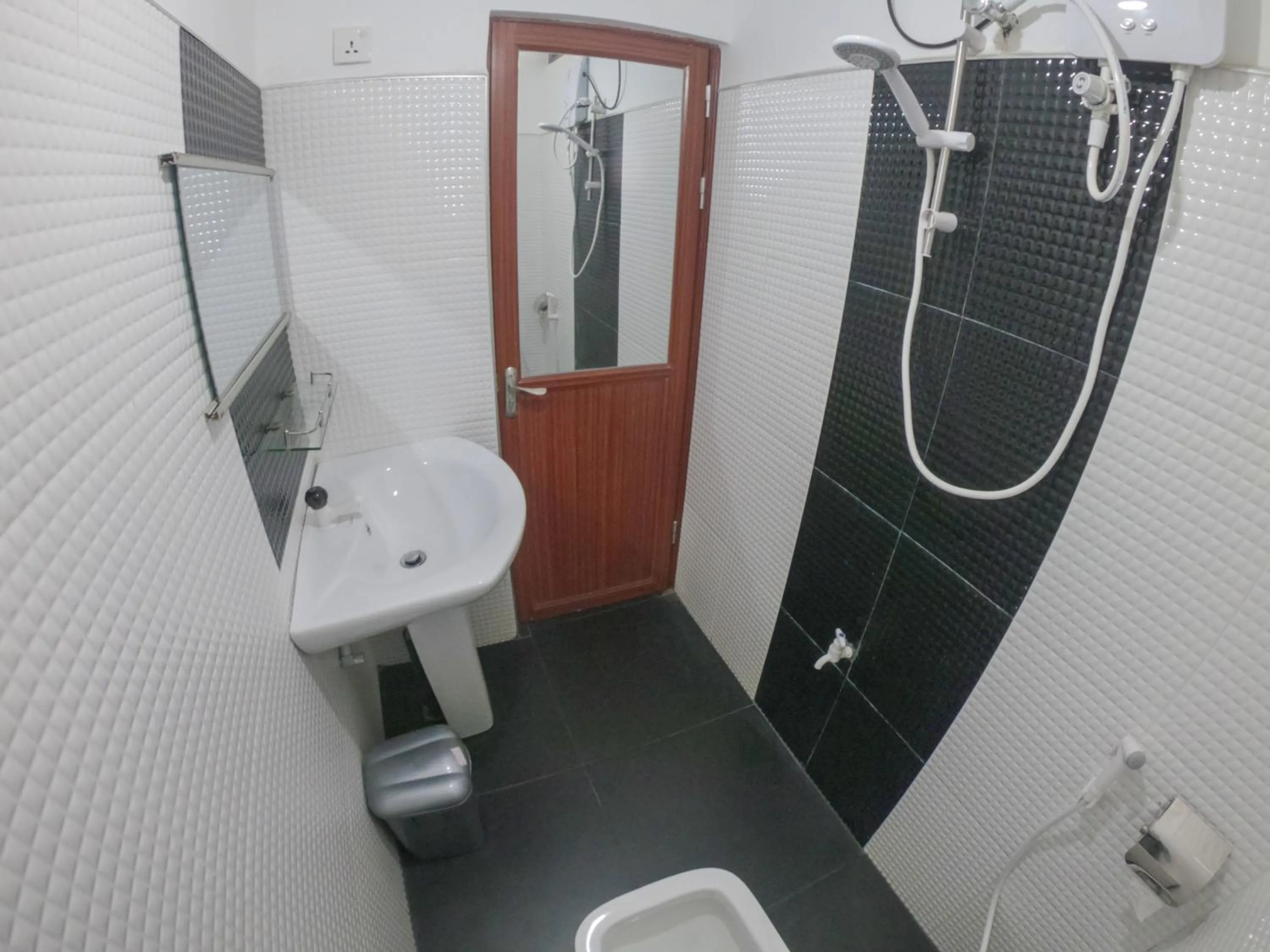 Shower in Siumi Rest
