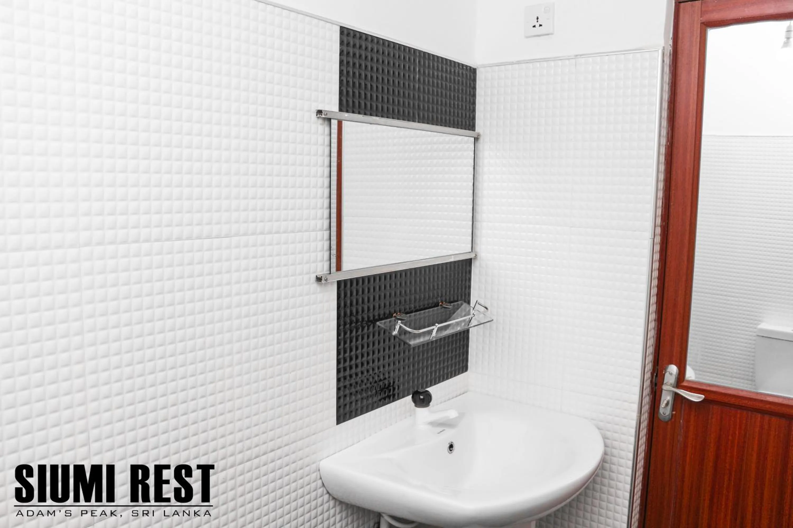 Shower in Siumi Rest