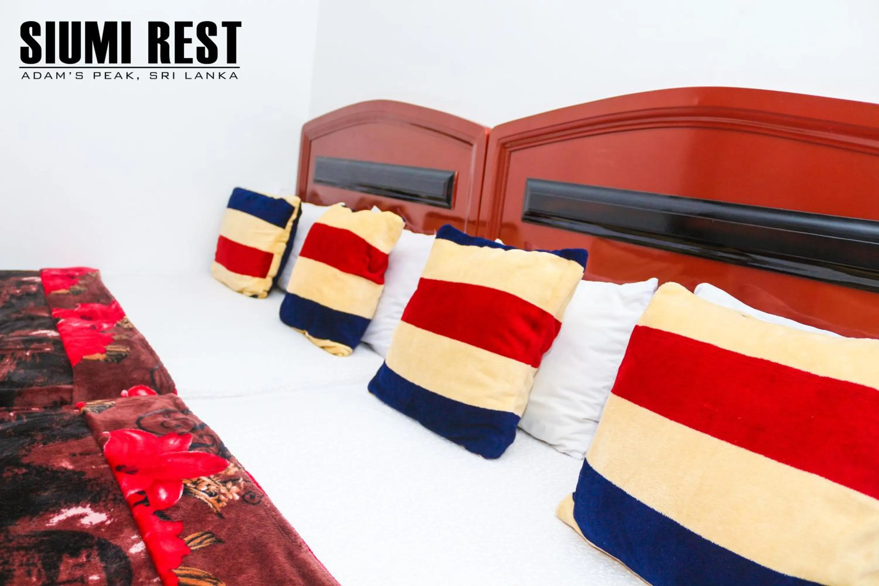 Seating area, Bed in Siumi Rest