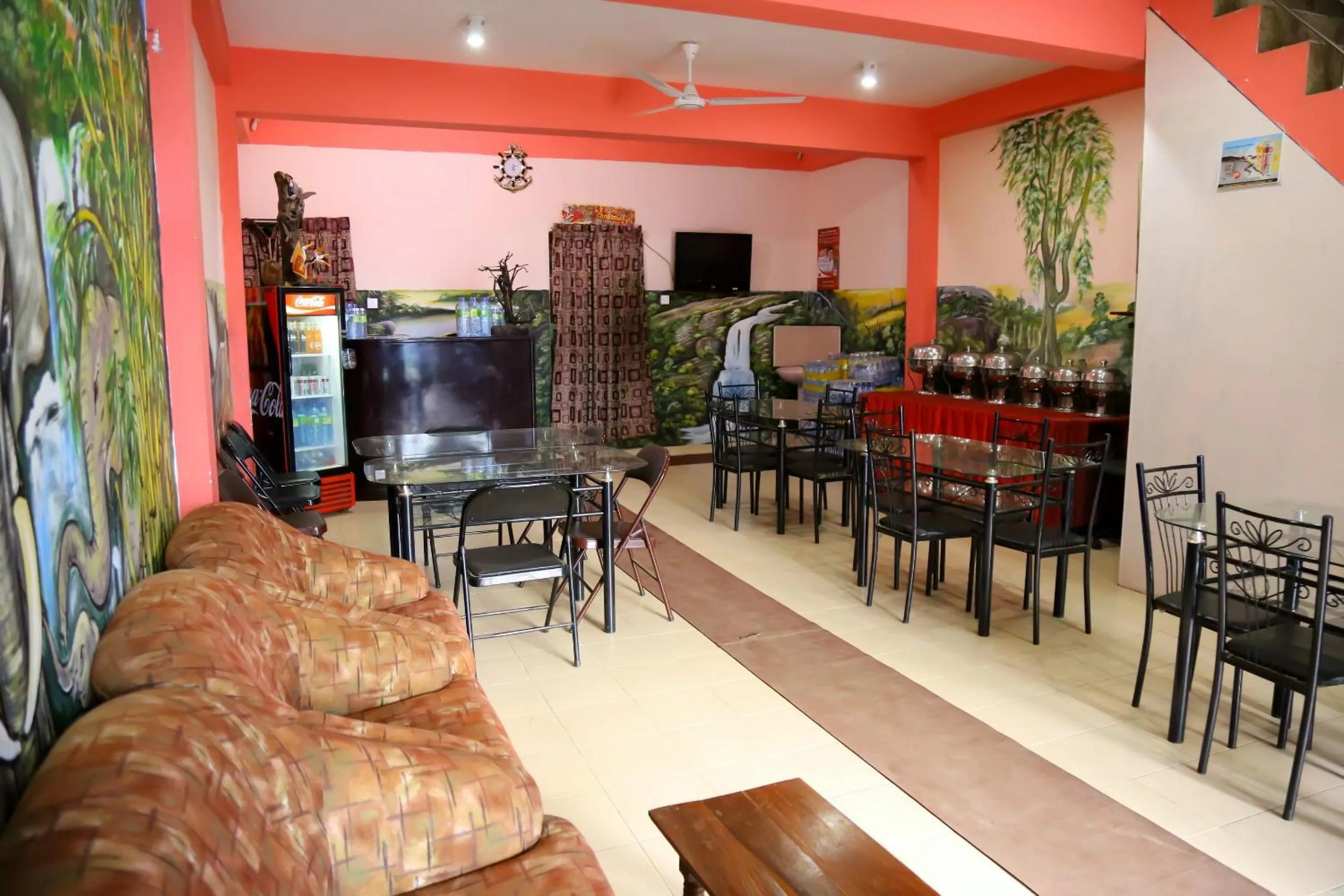 Restaurant/places to eat in Siumi Rest