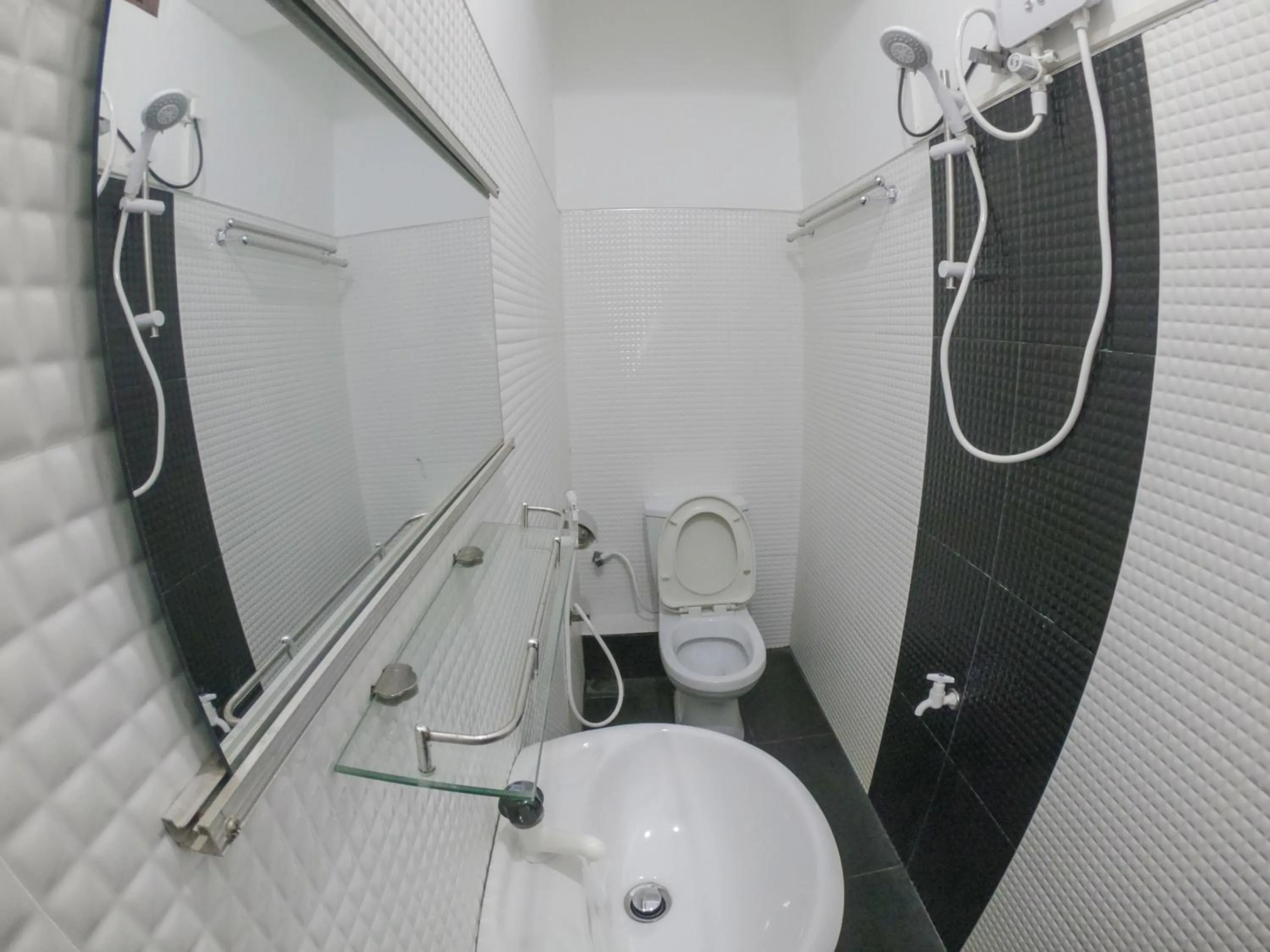 Shower in Siumi Rest