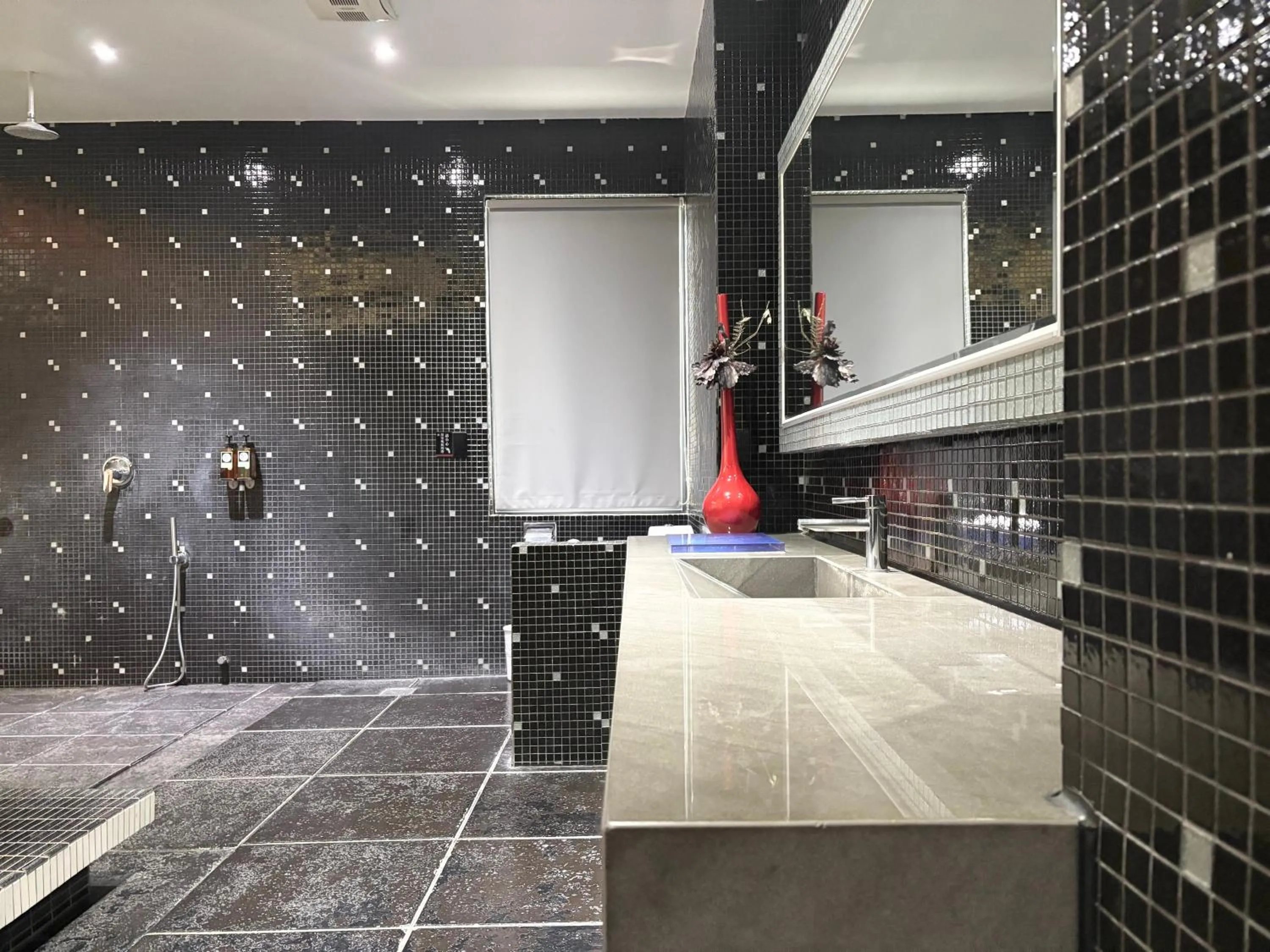 Bathroom in Xiadu Motel