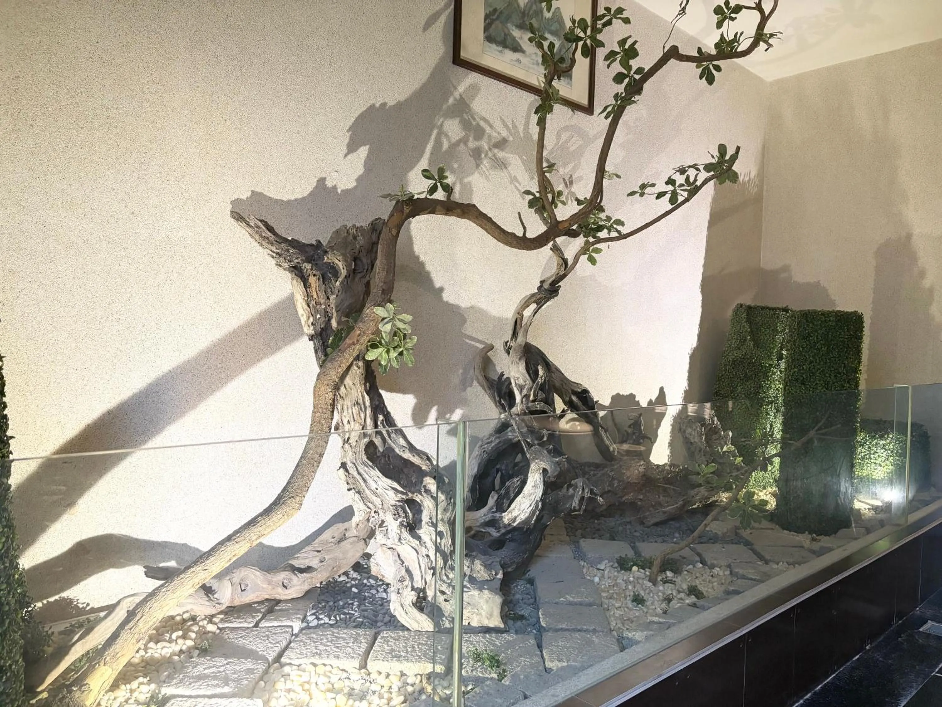 Decorative detail in Xiadu Motel