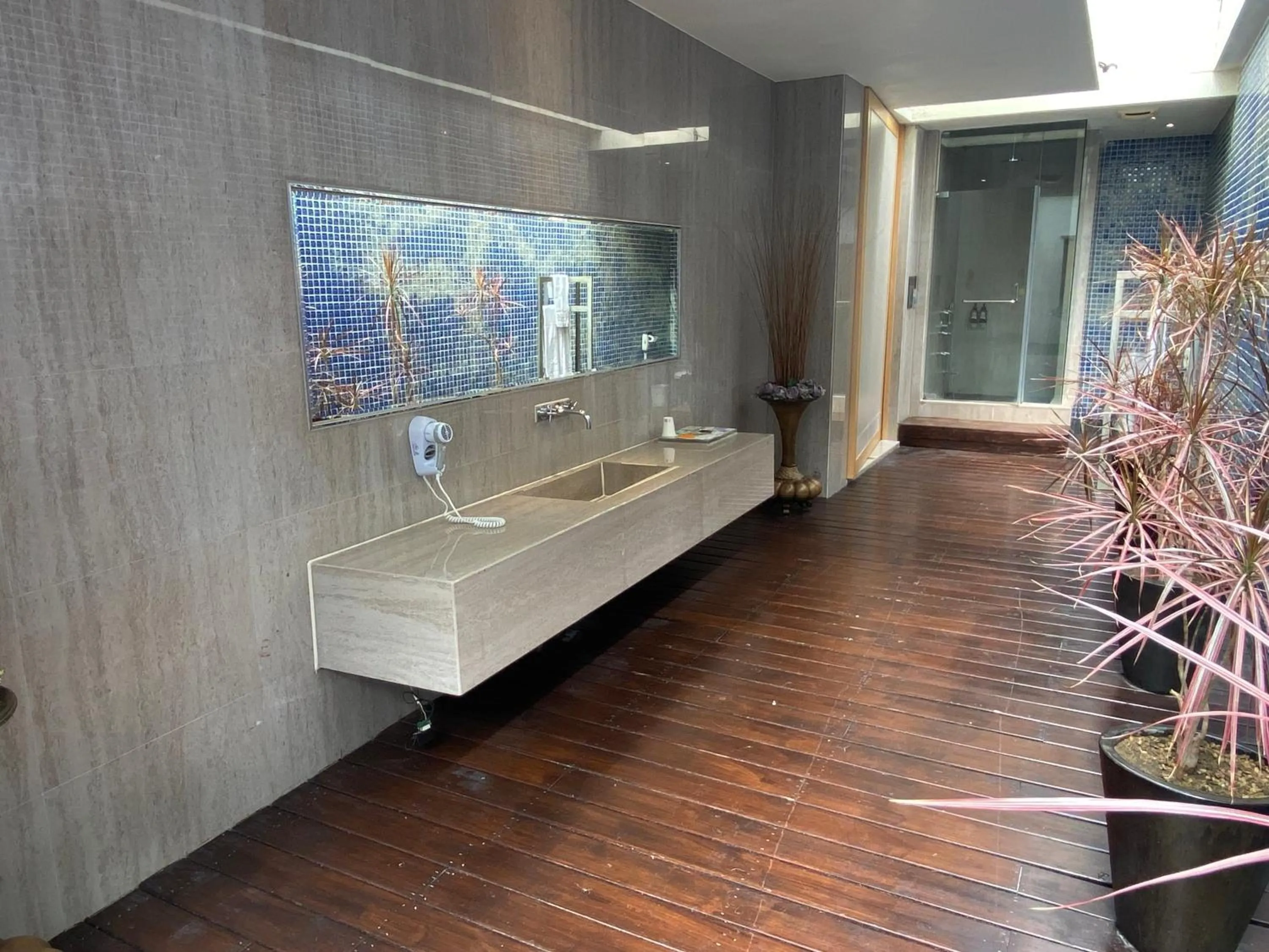 Bathroom in Xiadu Motel