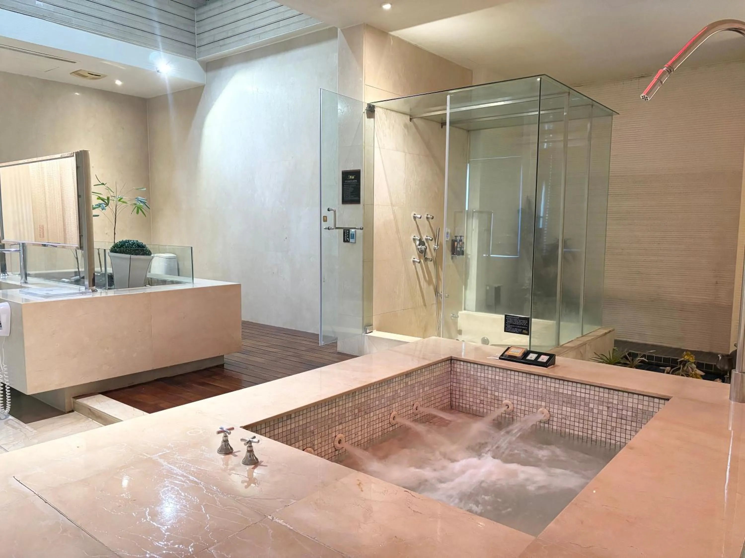 Bathroom in Xiadu Motel