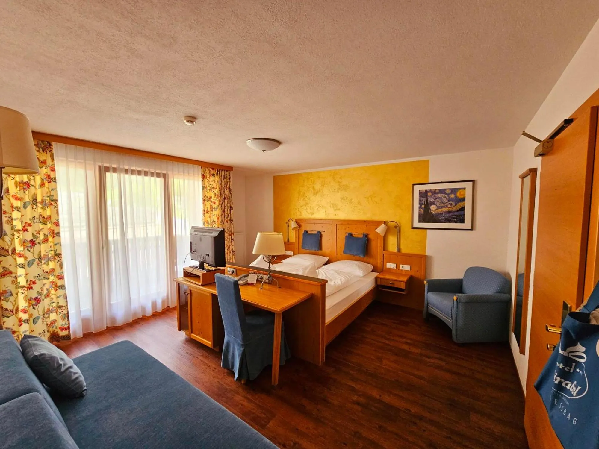 Bed in Hotel Mirabel