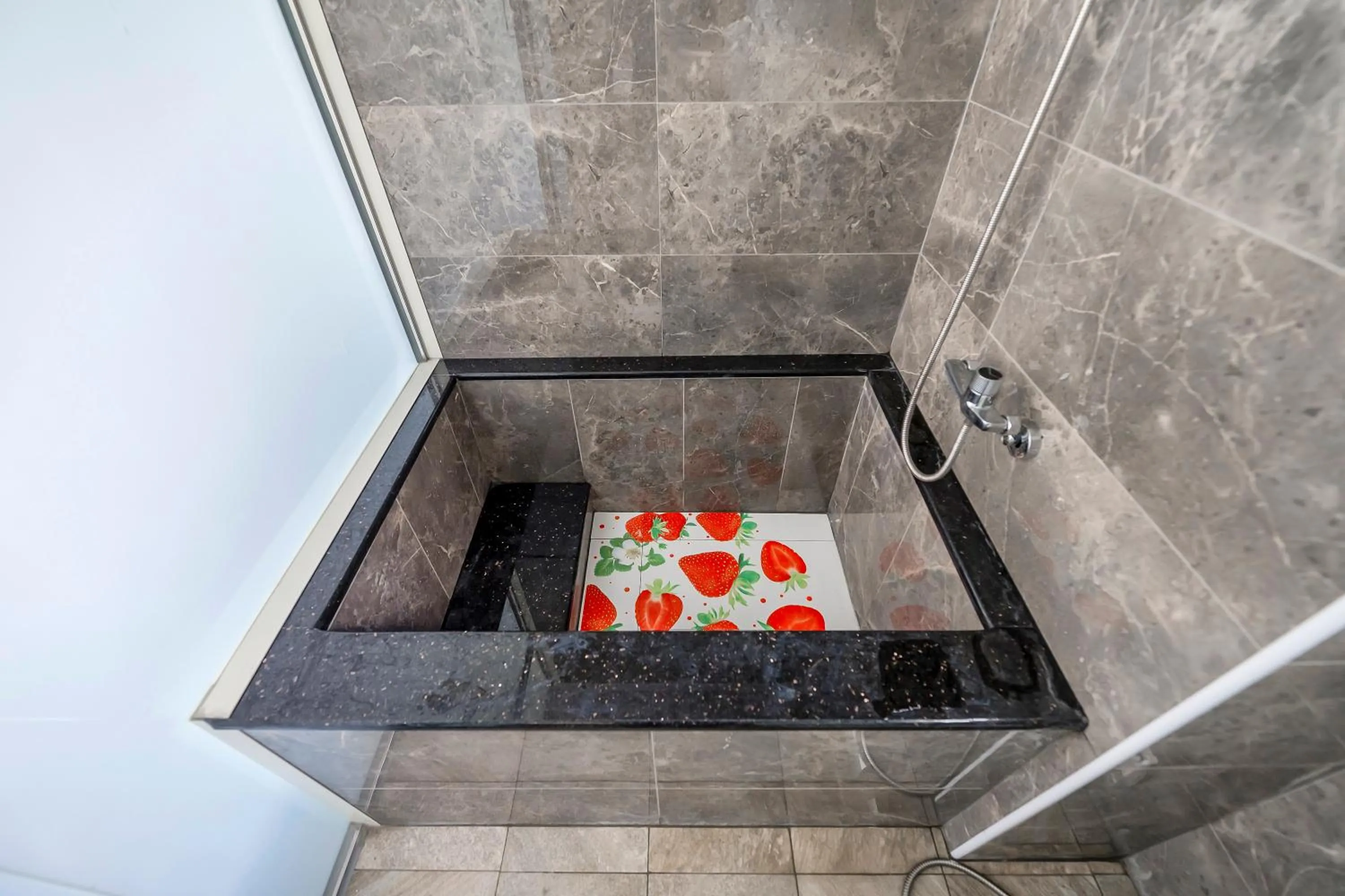 Shower in Quan Ming B&B