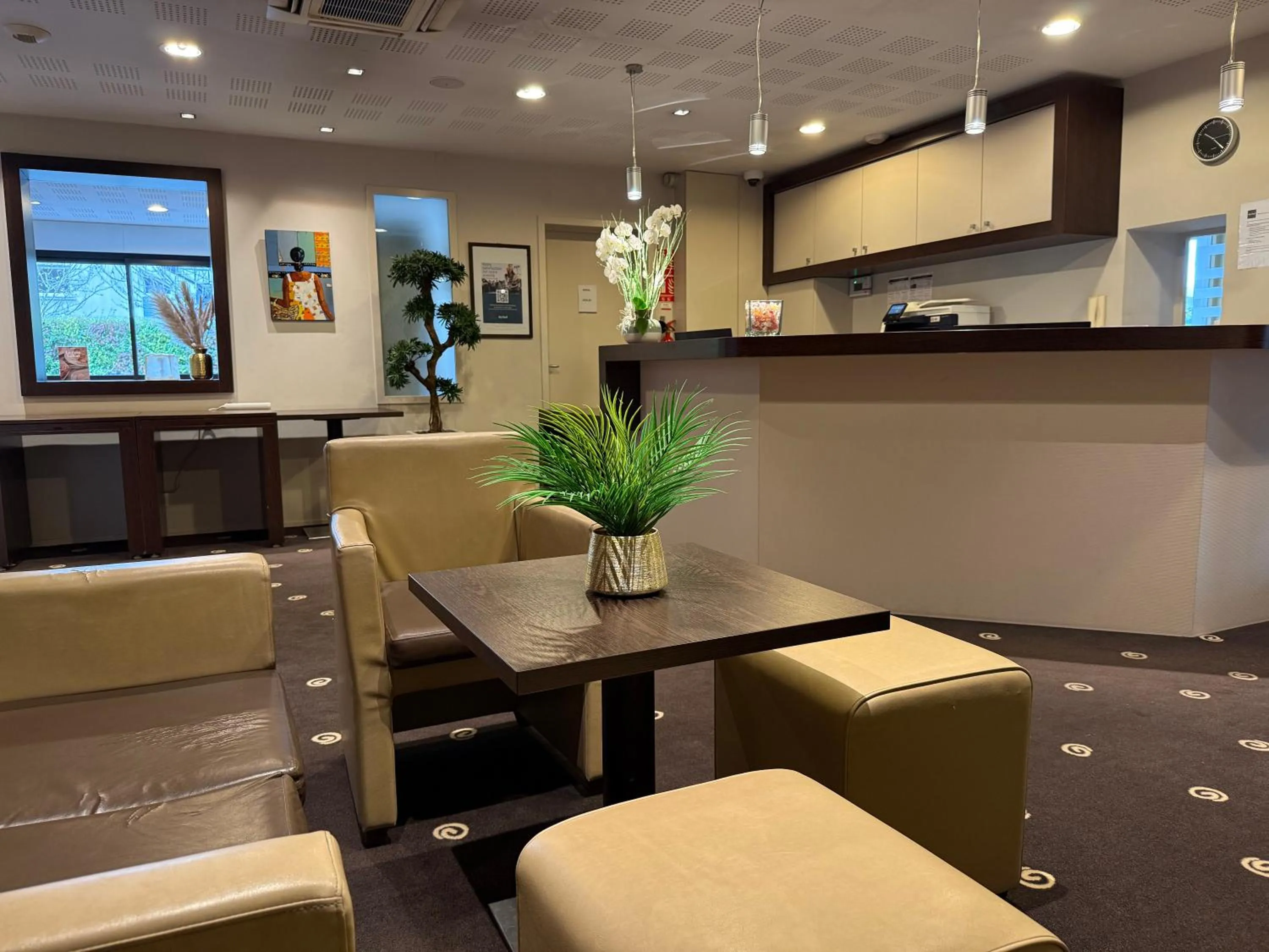 Lobby or reception in Kyriad Rennes Nord Hotel