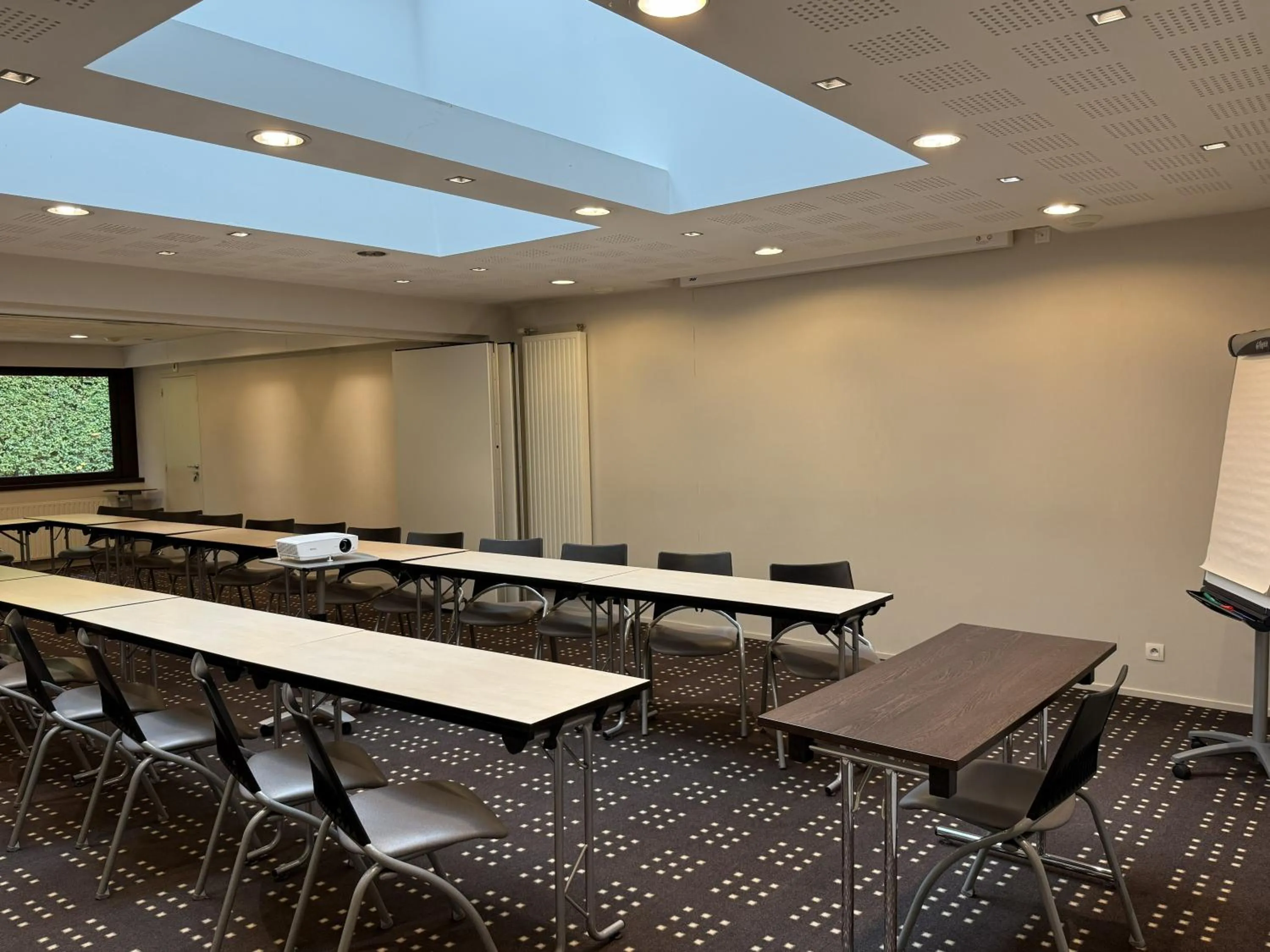 Meeting/conference room in Kyriad Rennes Nord Hotel