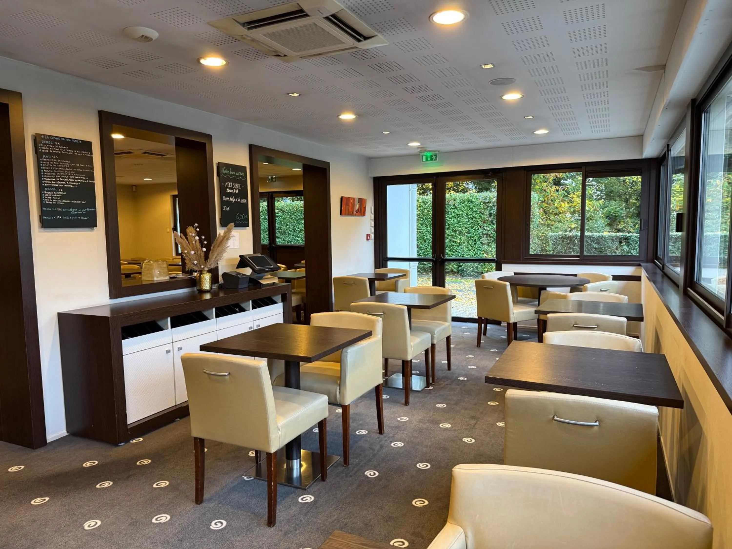 Breakfast in Kyriad Rennes Nord Hotel